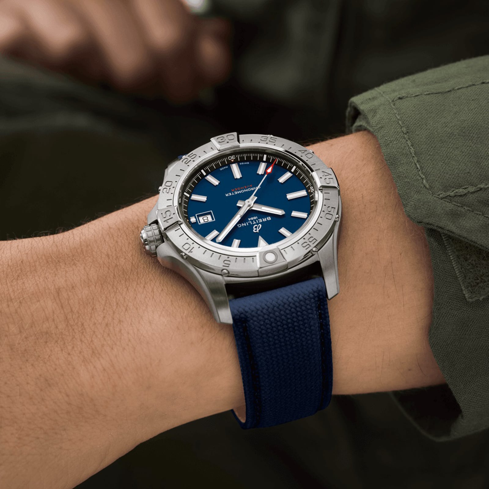 Replica Breitling Avenger Automatic 42mm Mens details Blue Leather A17328101C1X1 4 Replica Breitling Avenger Automatic 42mm Mens details Blue Leather A17328101C1X1