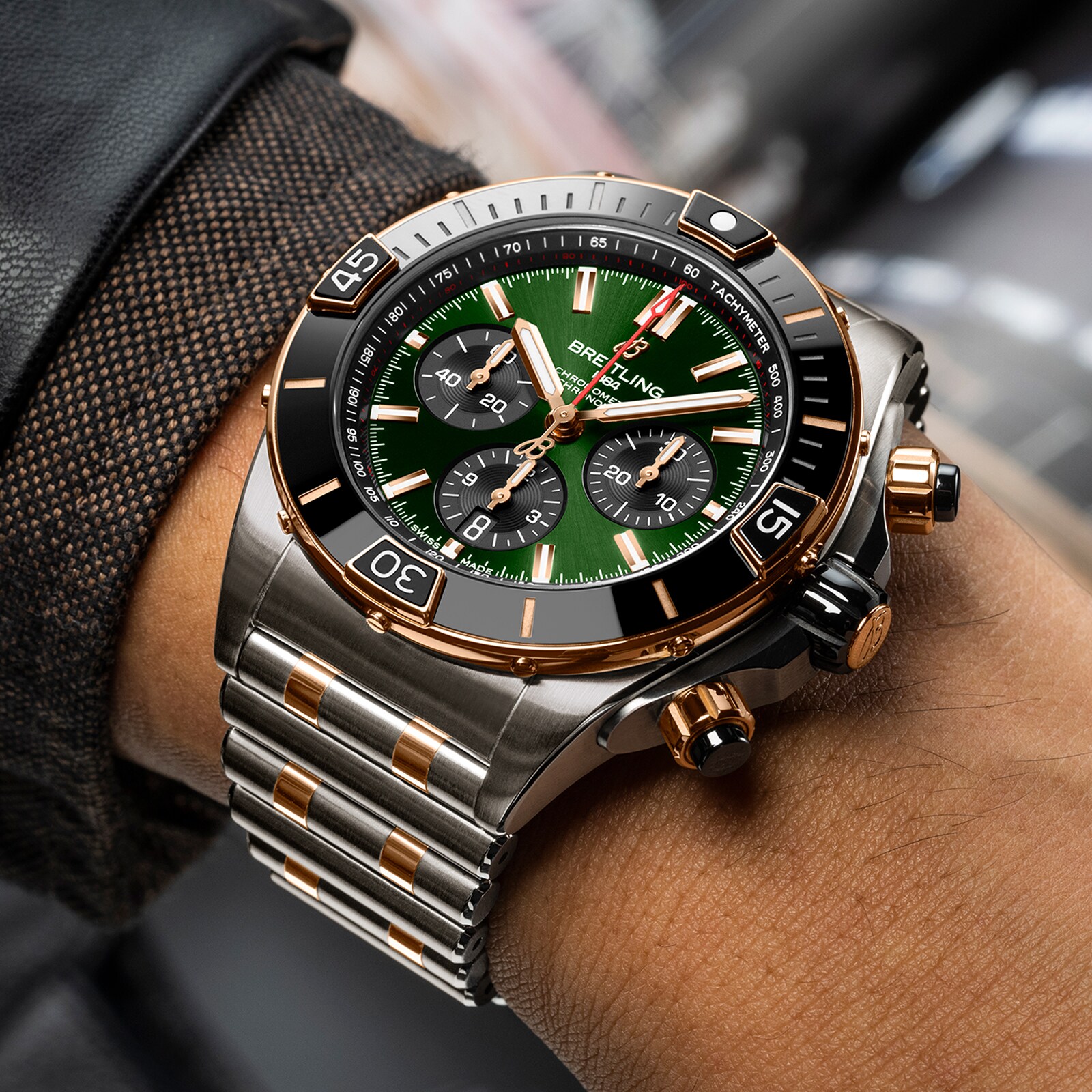 Replica Breitling Super Chronomat B01 44 Stainless Steel 18k Red Gold details UB0136251L1U1 4 Replica Breitling Super Chronomat B01 44 Stainless Steel 18k Red Gold details UB0136251L1U1