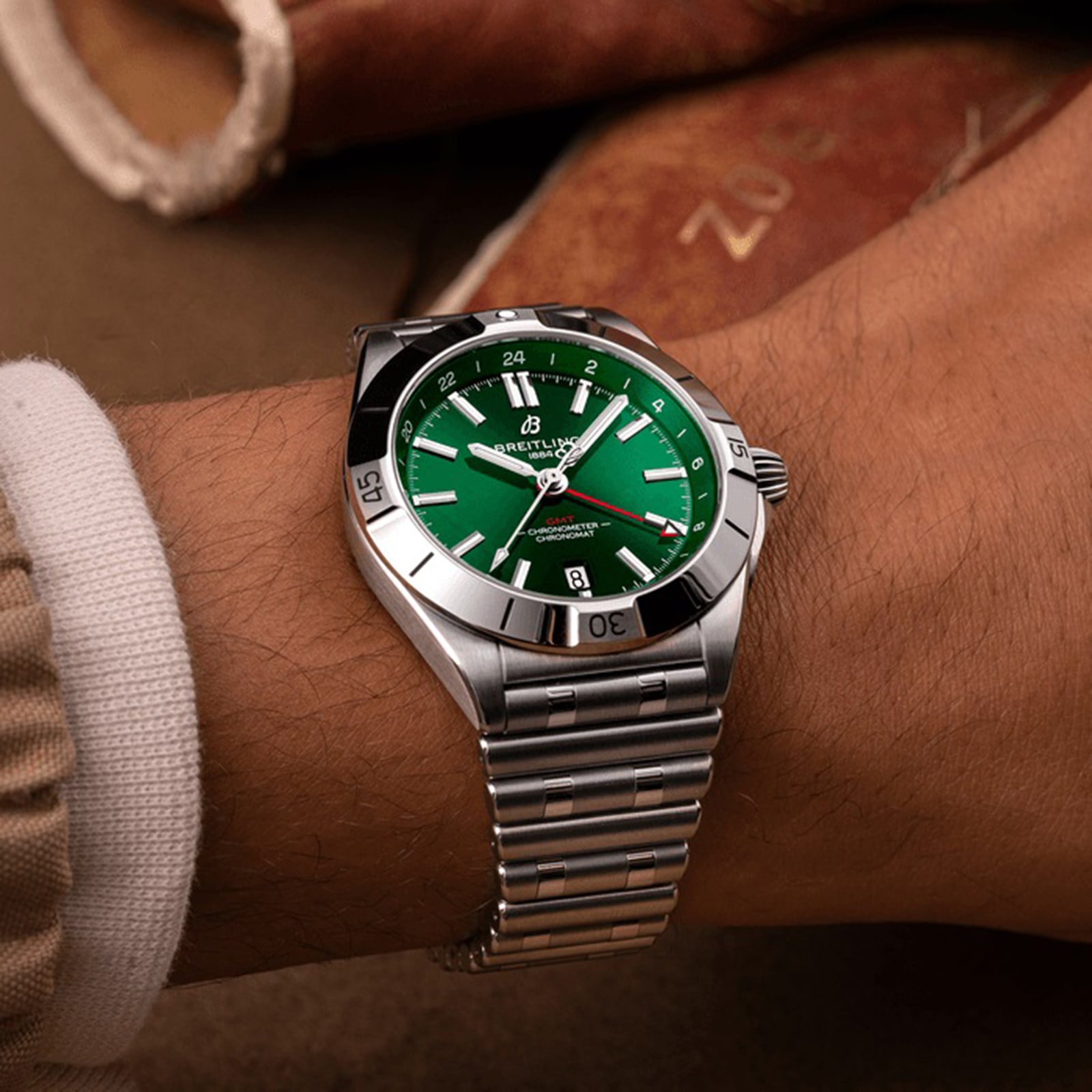 Replica Breitling Chronomat Automatic GMT 40 Green Dial details A32398101L1A1