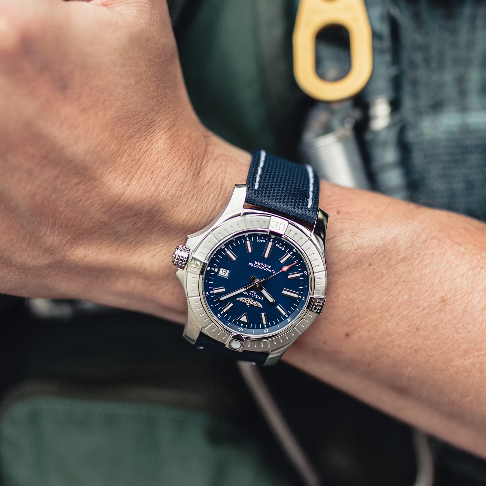 Replica Breitling Avenger Automatic 43 Stainless Steel - Blue details A17318101C1X1