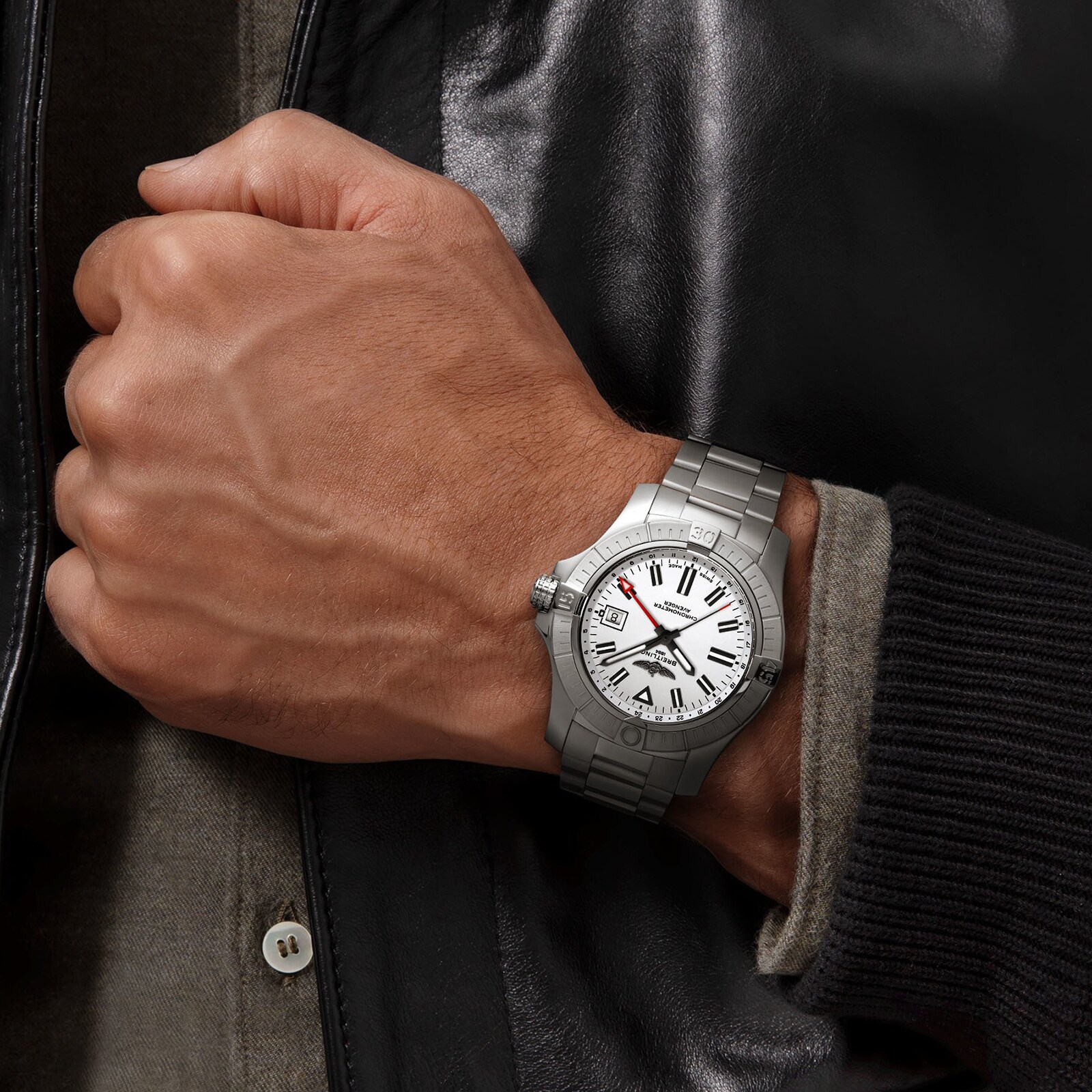 Replica Breitling Avenger Automatic GMT 43 Stainless Steel details A32397101A1A1 4 Replica Breitling Avenger Automatic GMT 43 Stainless Steel details A32397101A1A1