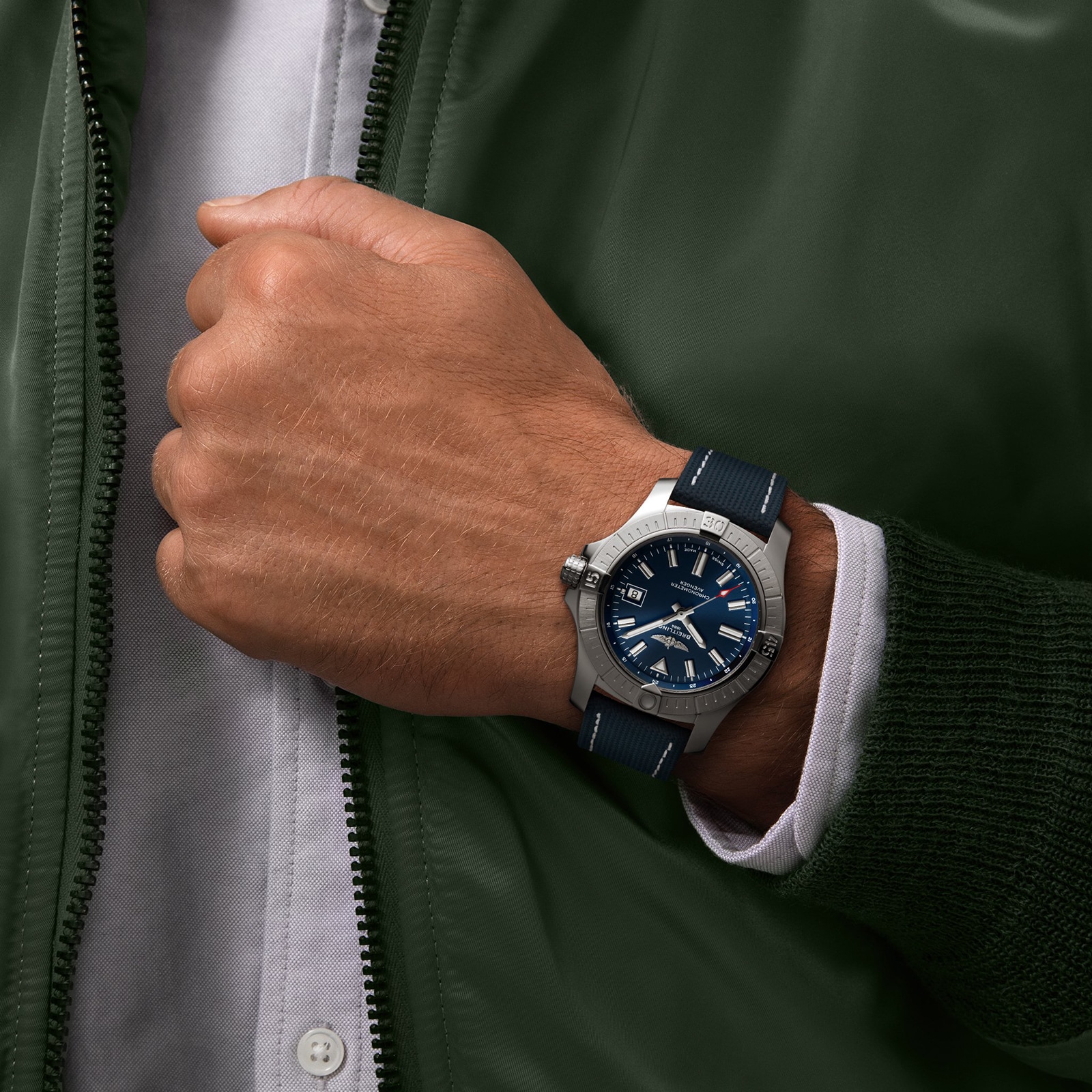 Replica Breitling Avenger Automatic 43 Stainless Steel Leather Strap details A17318101C1X2 4 Replica Breitling Avenger Automatic 43 Stainless Steel Leather Strap details A17318101C1X2