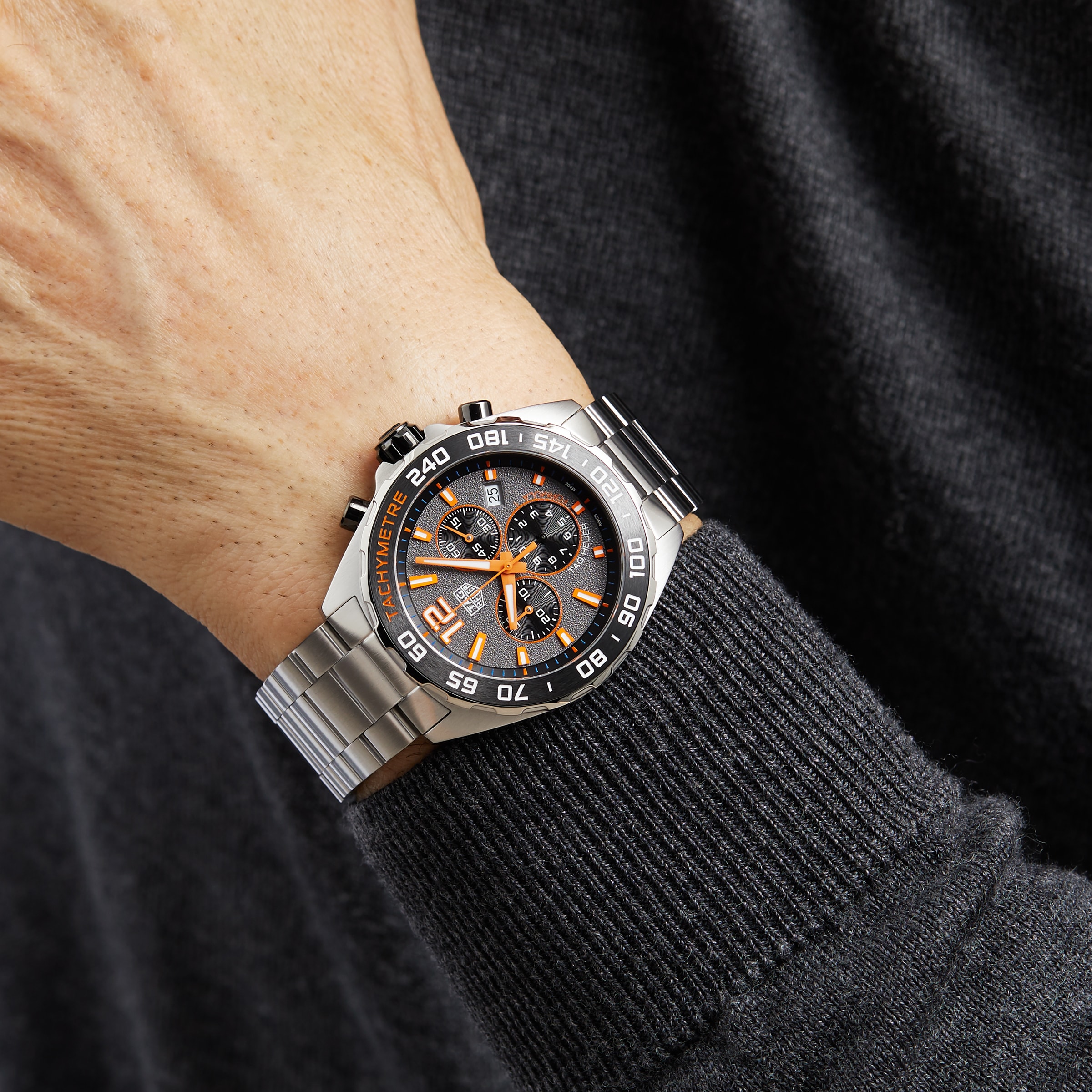 Replica TAG Heuer Formula 1 Quartz Chronograph 43mm Mens details CAZ101AH.BA0842