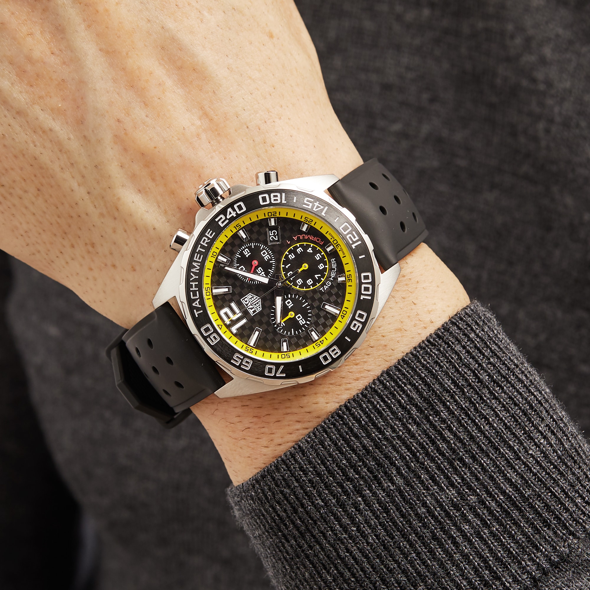 Replica TAG Heuer Formula 1 43mm Mens details CAZ101AC.FT8024 4 Replica TAG Heuer Formula 1 43mm Mens details CAZ101AC.FT8024