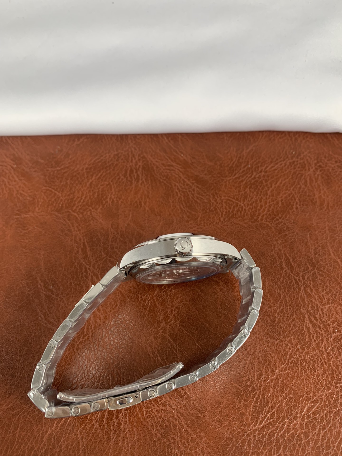 Replica Omega Men 231.10.42.21.03.001 5 Replica Omega Men 231.10.42.21.03.001