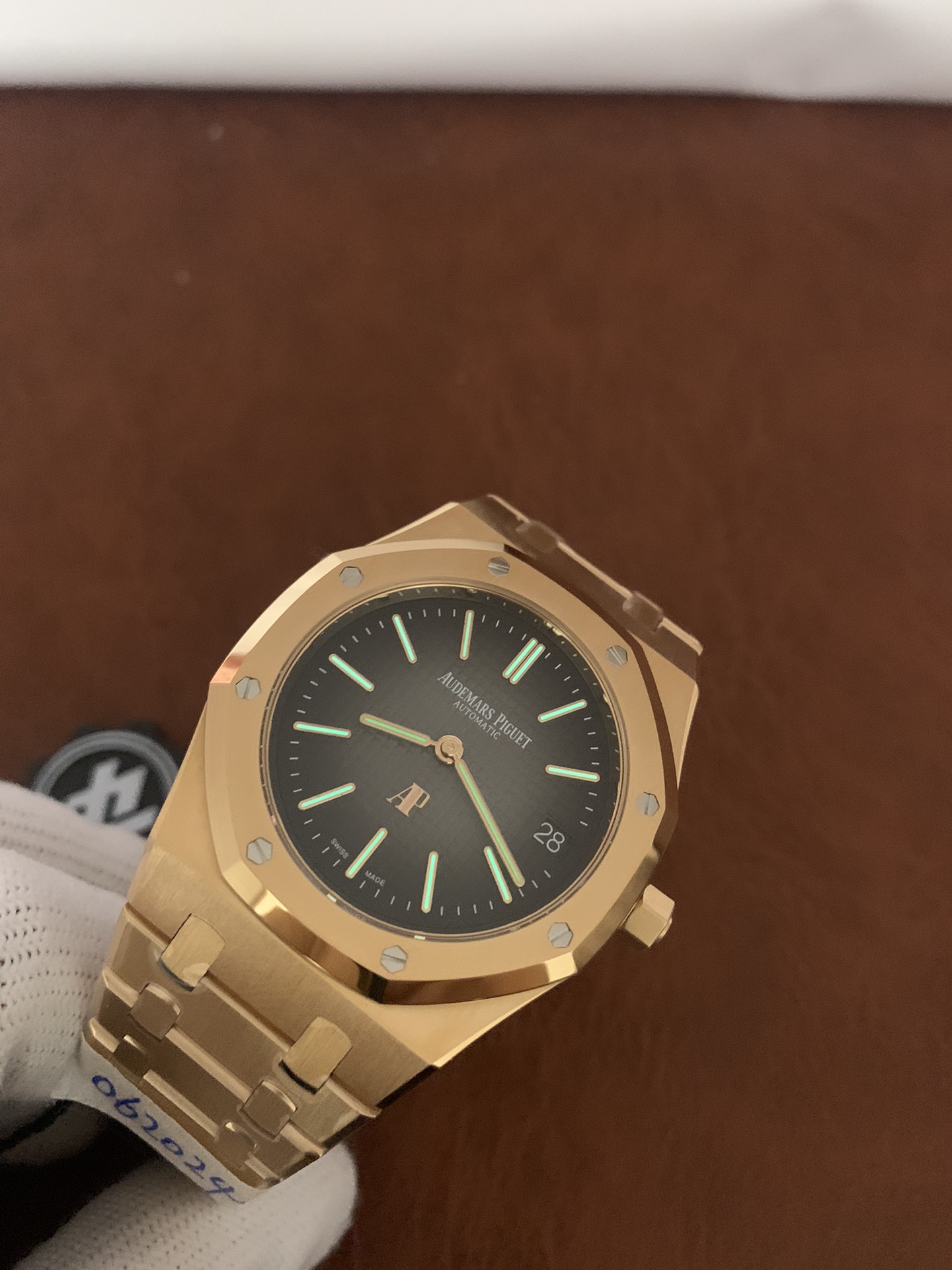 Replica Audemars Piguet Men,Women Royal Oak Jumbo 16202OR.OO.1240OR.01 5 Replica Audemars Piguet Men,Women Royal Oak Jumbo 16202OR.OO.1240OR.01