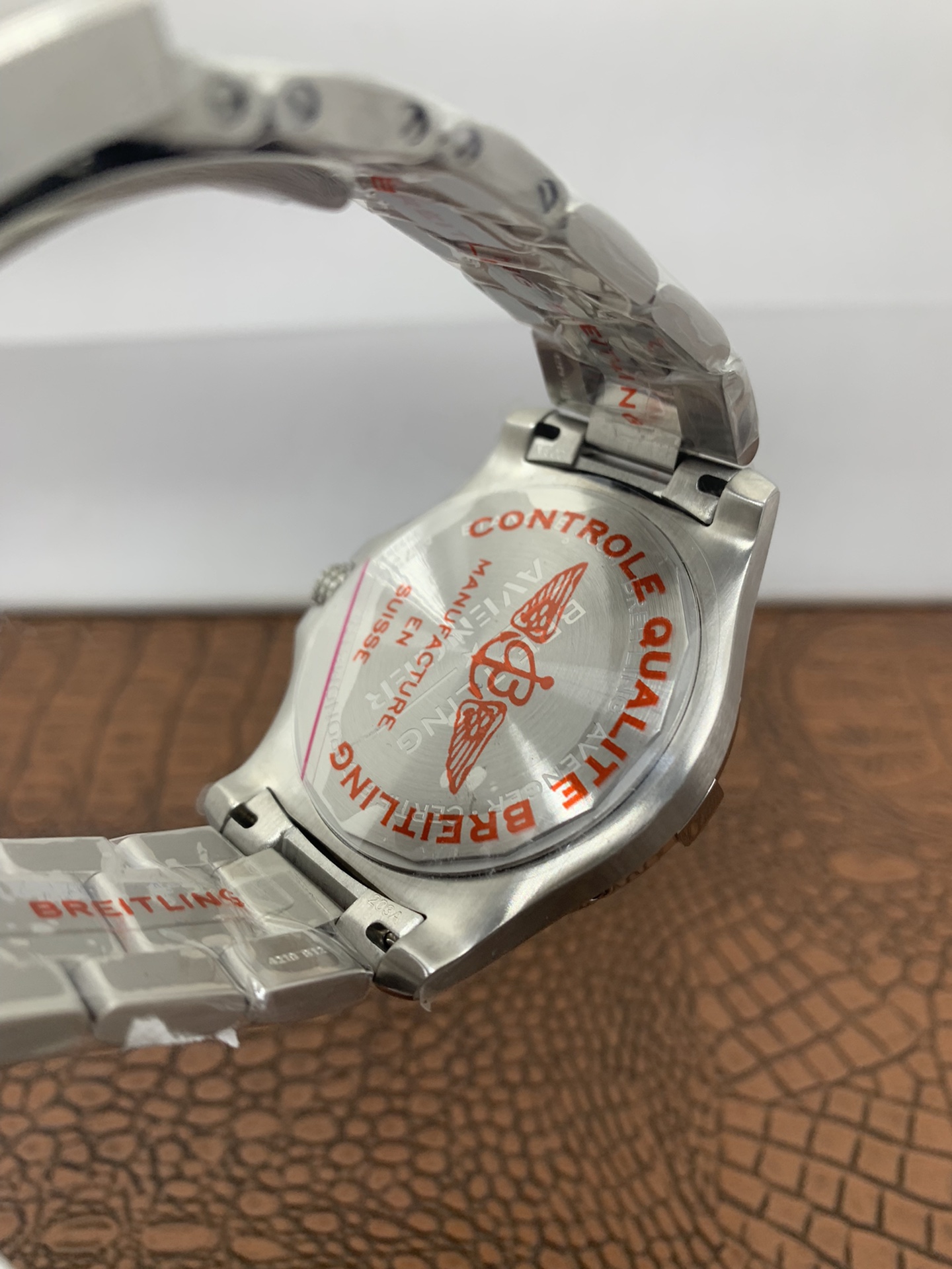 Replica Breitling Men Avenger Automatic 43 A17318101C1A1