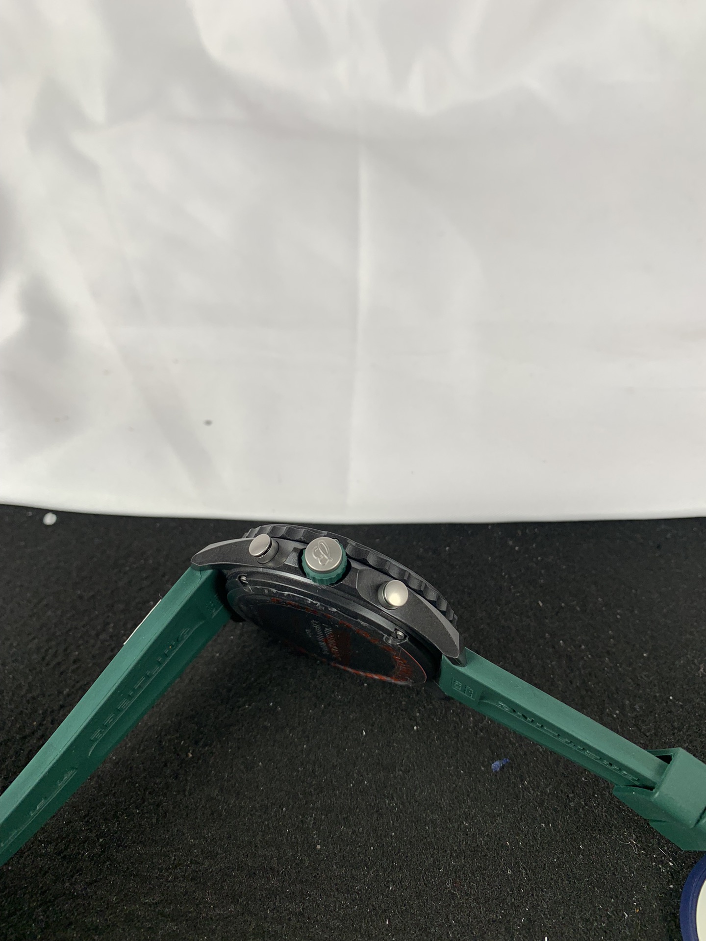 Replica Breitling Men Endurance Pro Dark Green X82310 100M