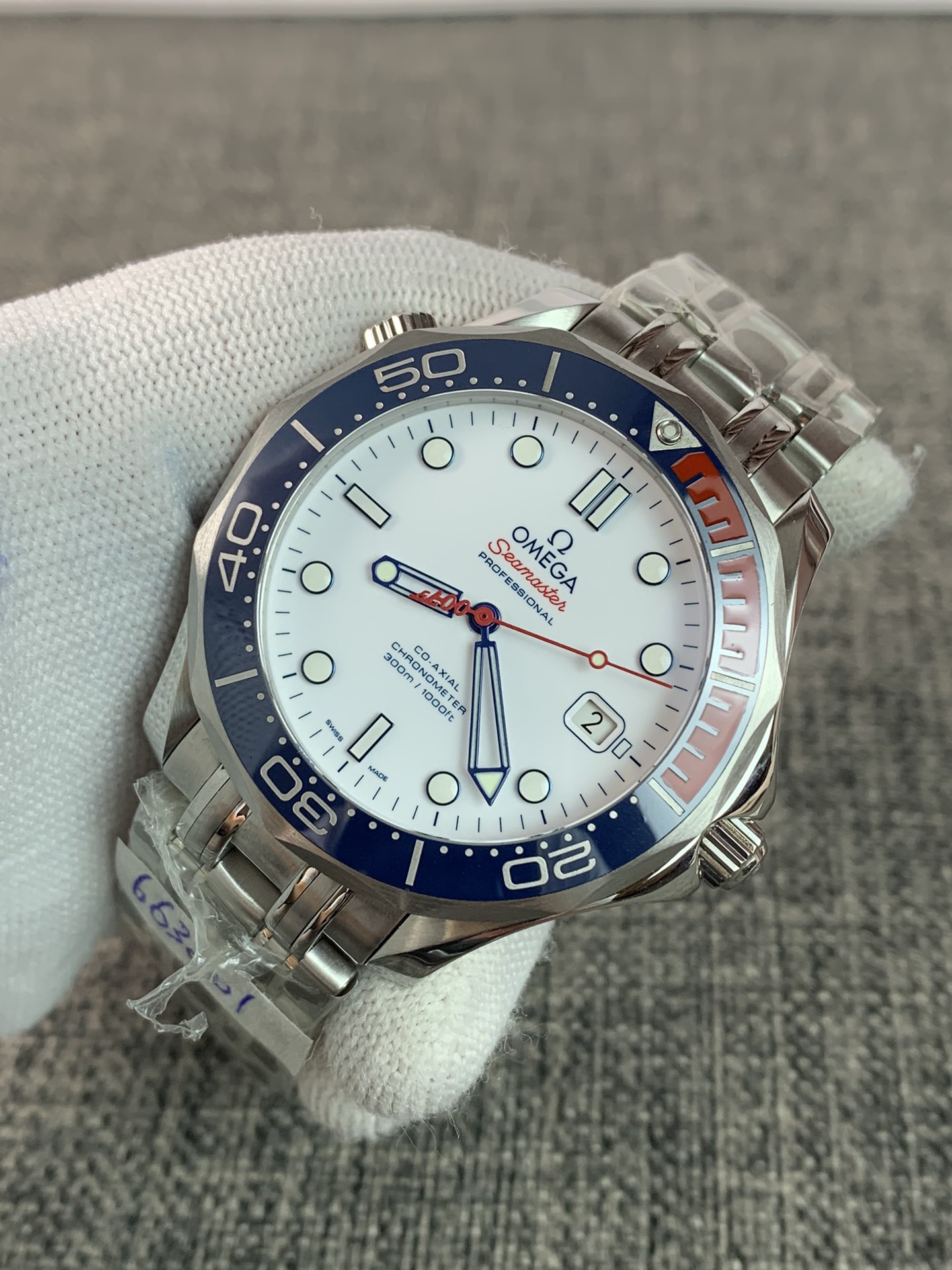 Replica Omega Men Speedmaster 212.32.41.20.04.001
