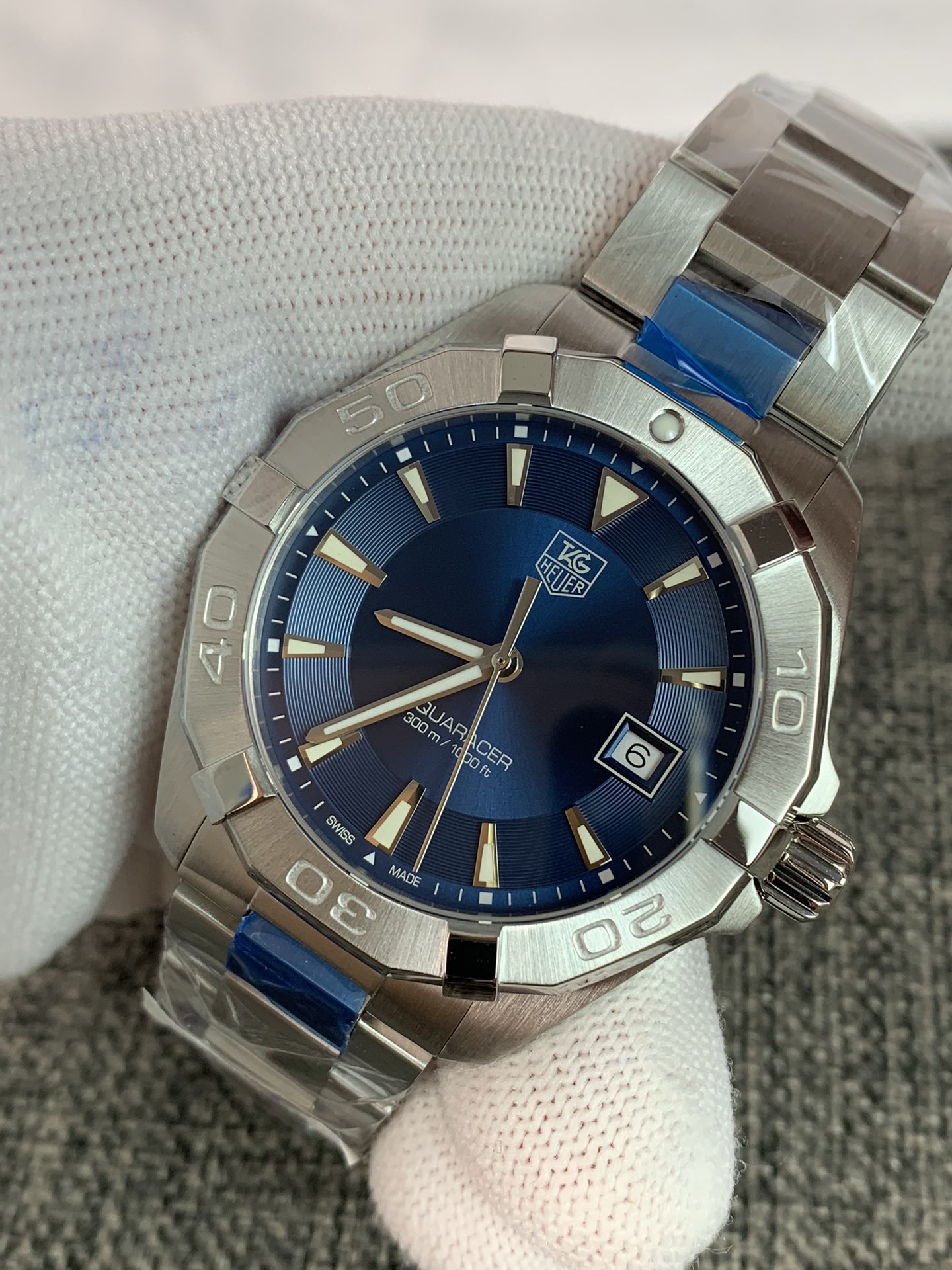 Replica Tag Heuer Men Aquaracer 300M Calibre WAY1112.BA0928