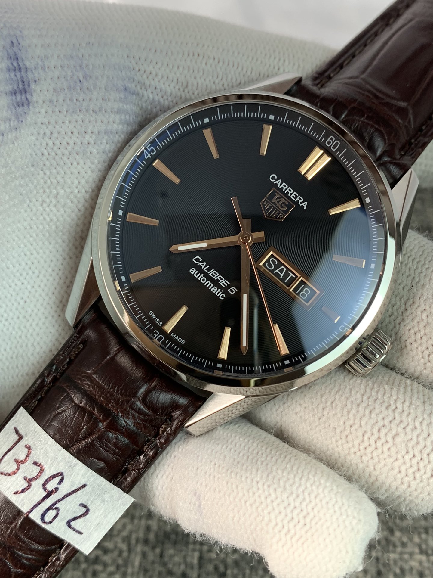 Replica Tag Heuer Men Carrera Calibre 5 Day Date 41mm WAR201C.FC6266 5 Replica Tag Heuer Men Carrera Calibre 5 Day Date 41mm WAR201C.FC6266