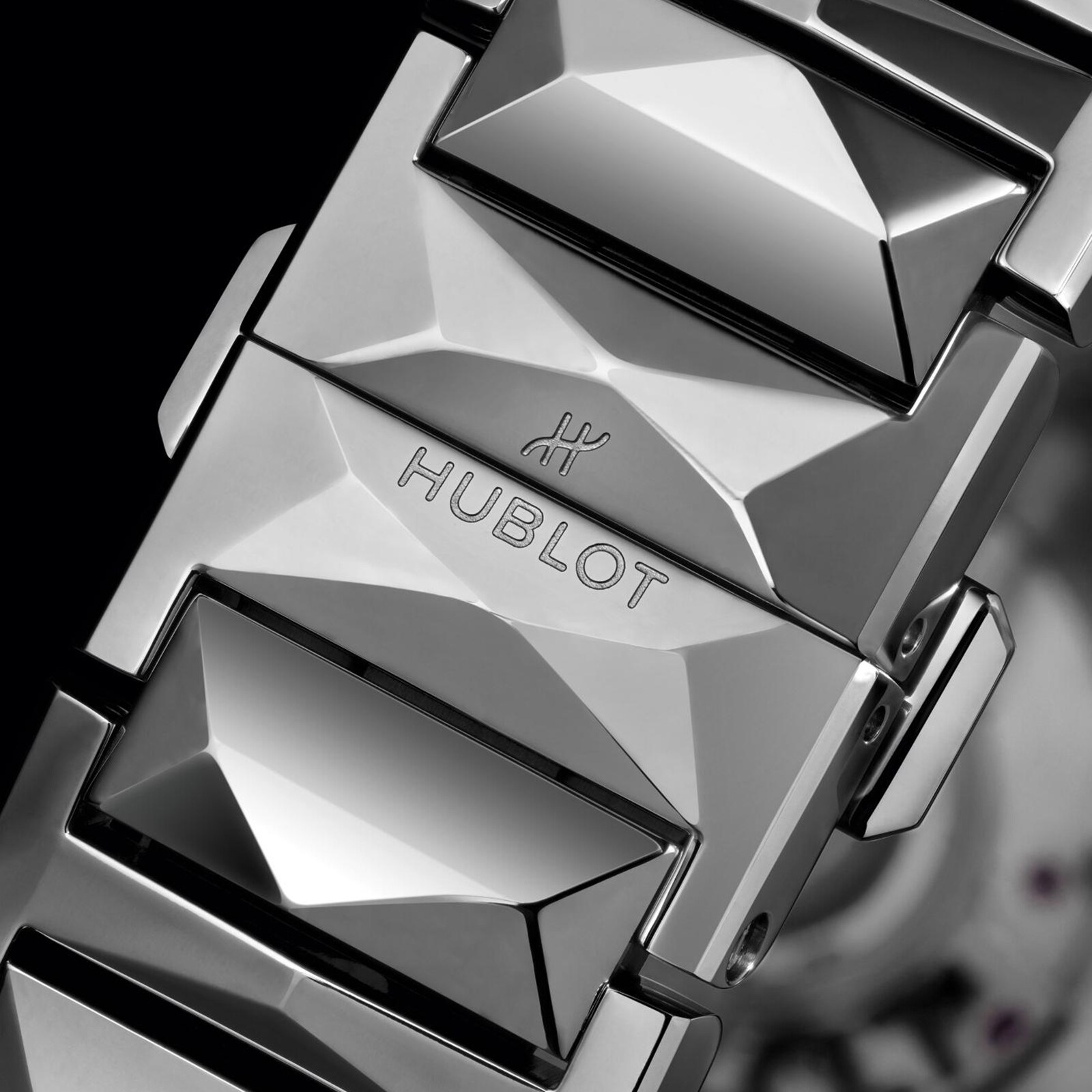 Replica Hublot Classic Fusion 40mm Mens details 550.NS.1800.NS.ORL22 5 Replica Hublot Classic Fusion 40mm Mens details 550.NS.1800.NS.ORL22