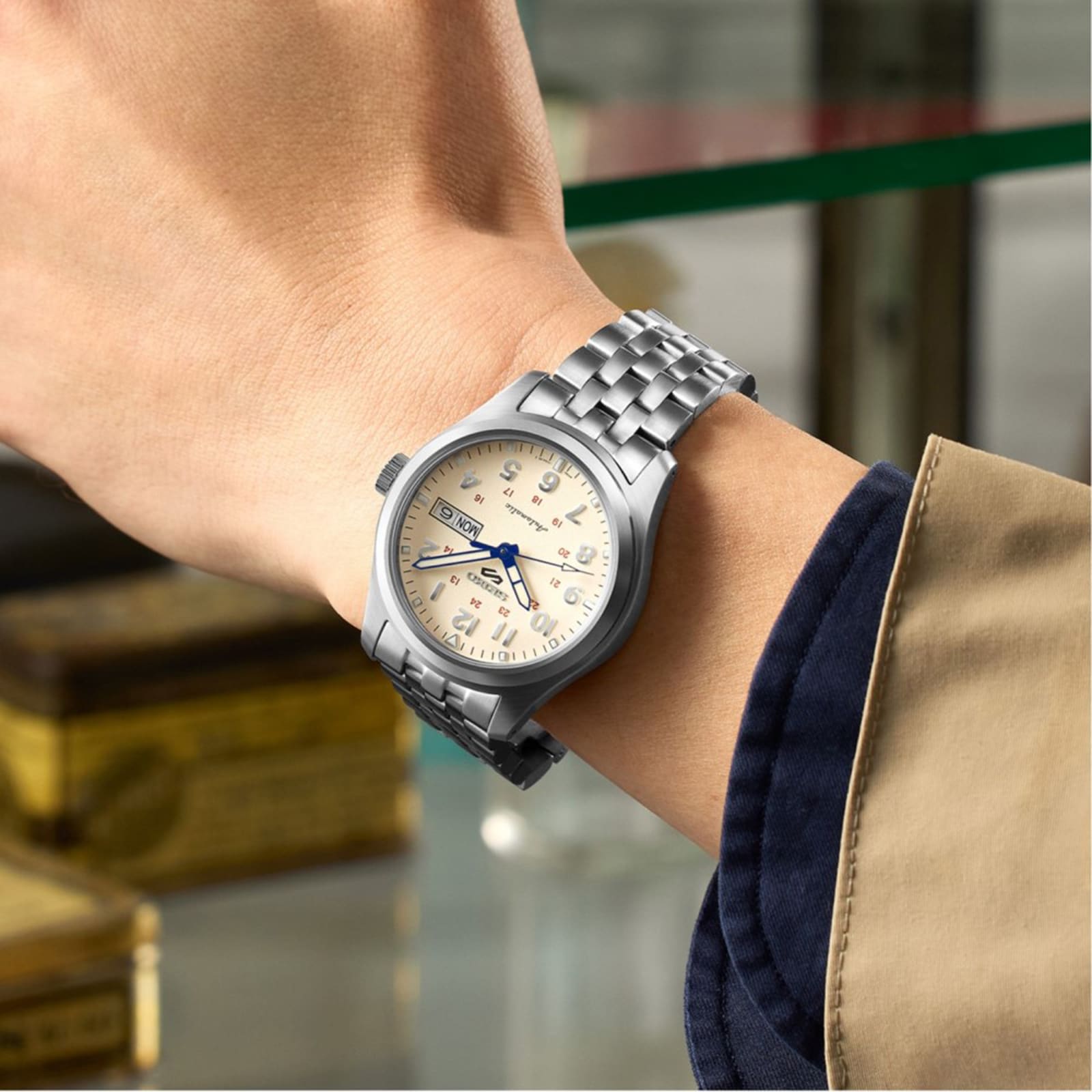 Replica Seiko 5 Sports Laurel Limited Edition 39.5mm Mens details Cream SRPK41K1 5 Replica Seiko 5 Sports Laurel Limited Edition 39.5mm Mens details Cream SRPK41K1
