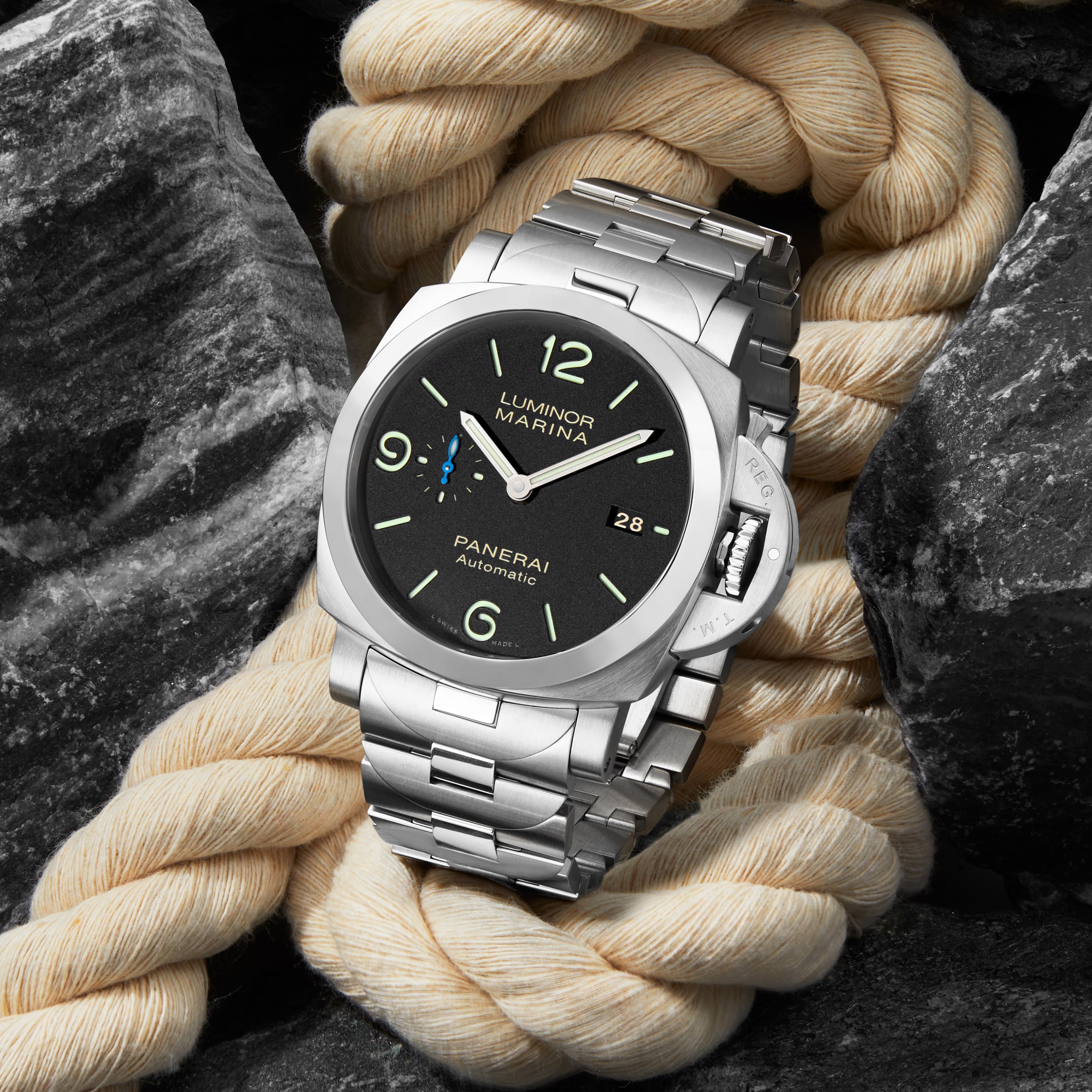 Replica Panerai Luminor Marina PAM 1562 Automatic 44mm details PAM01562