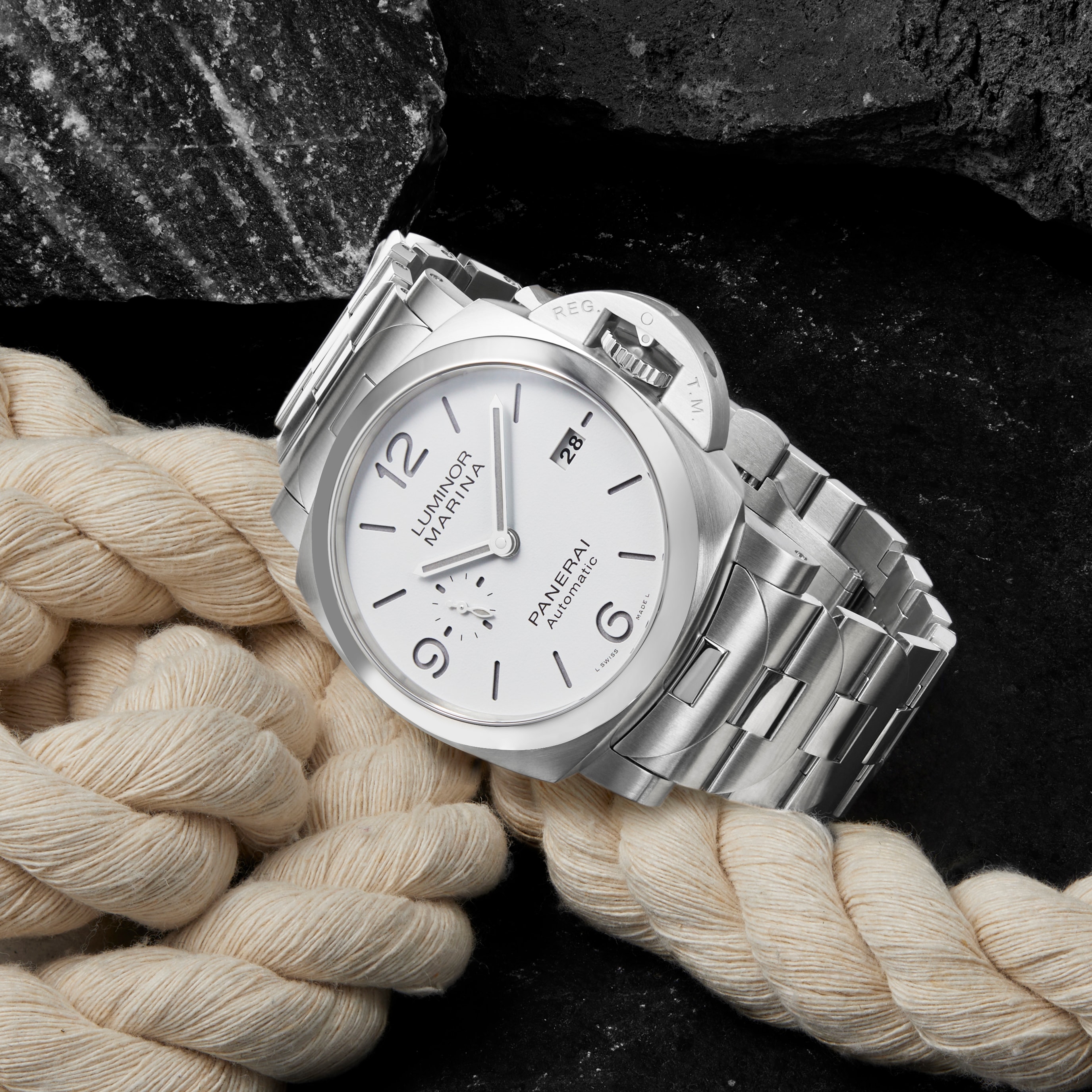 Replica Panerai Luminor Marina PAM 1564 Automatic 44mm details PAM01564