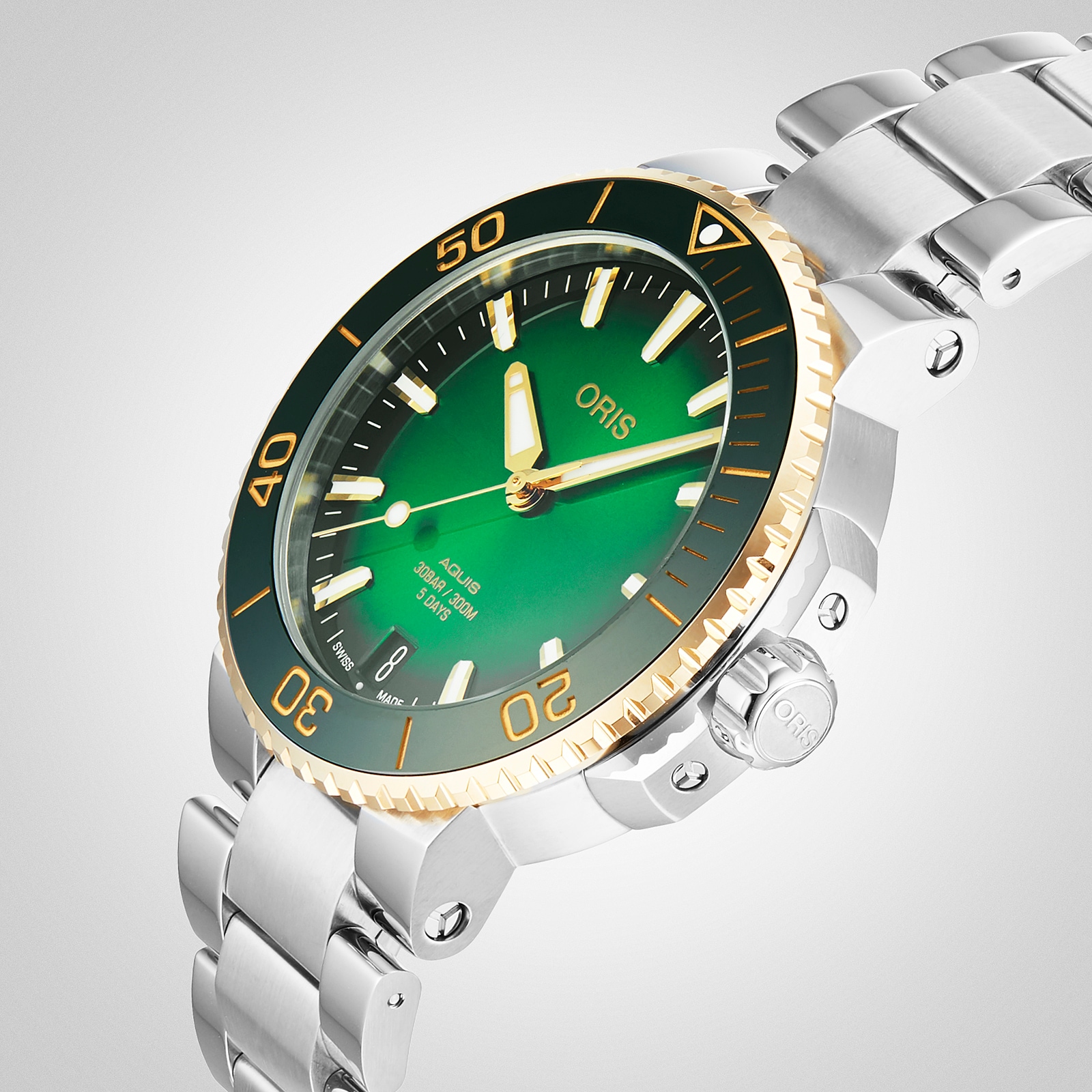 Replica Oris Aquis Date Calibre 400 41.5mm Green Dial Mens details 01 400 7769 6357-07 8 22 09PEB