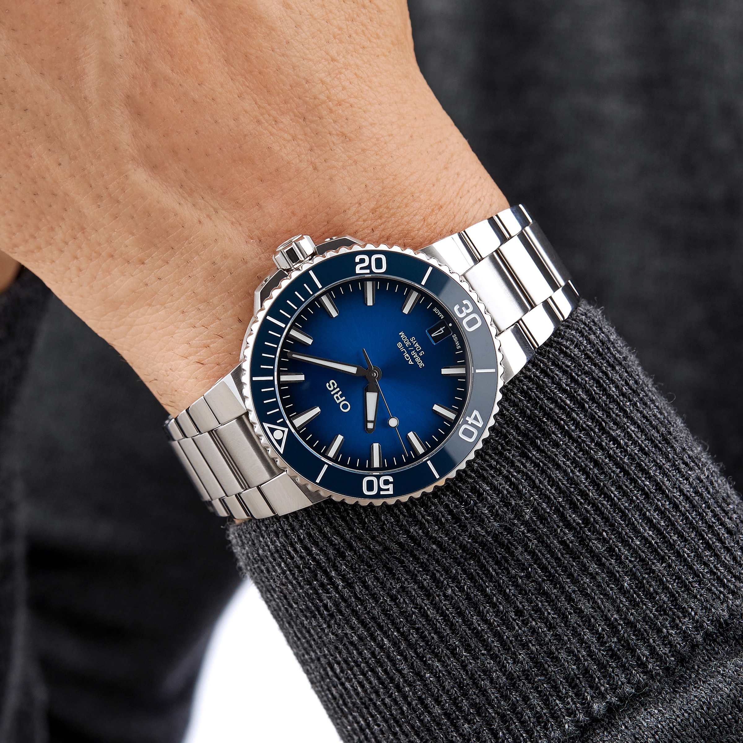 Replica Oris Diver Calibre 400 41.5mm Mens details 01 400 7769 4135-07 8 22 09PEB