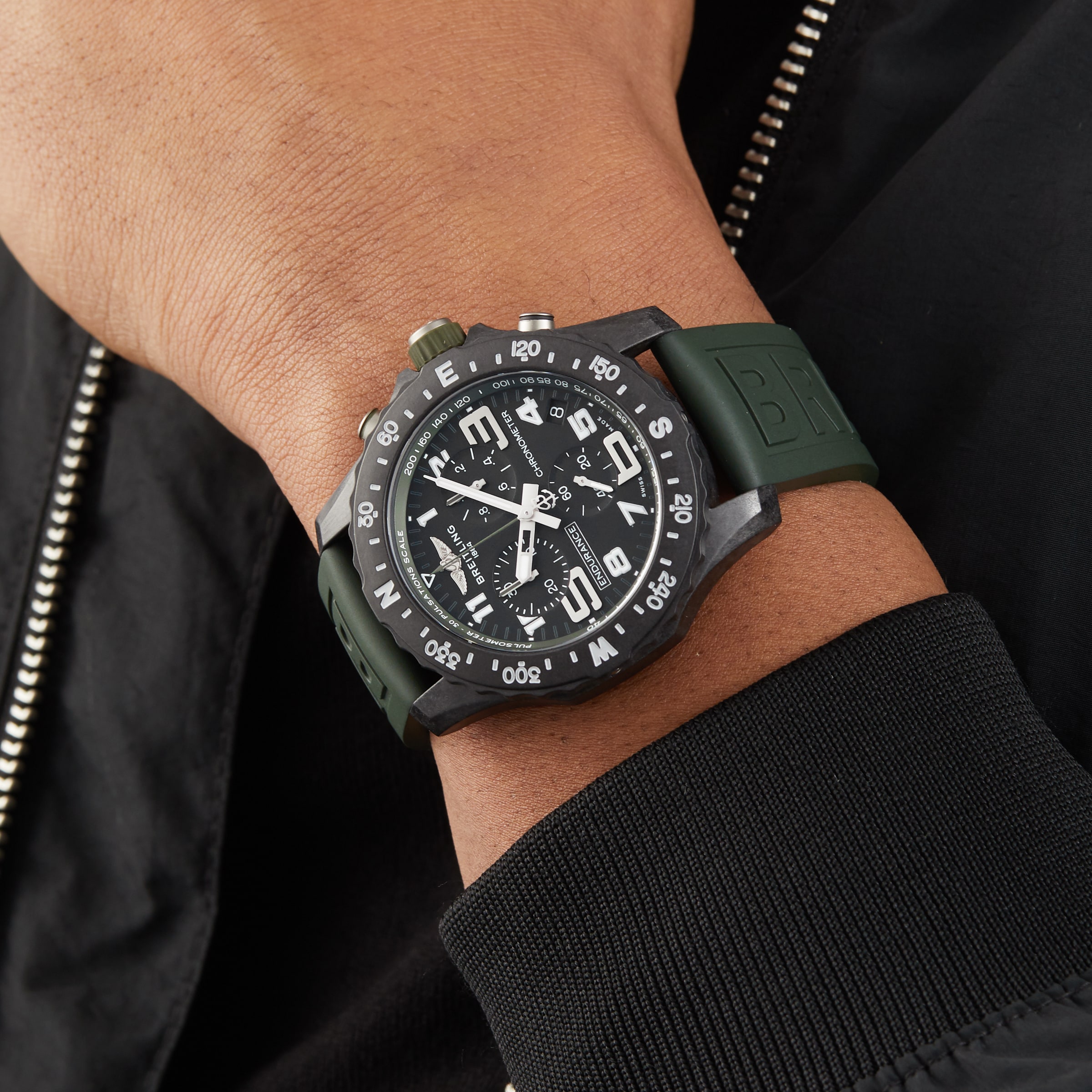 Replica Breitling Endurance Pro 44 Green details X82310D31B1S1
