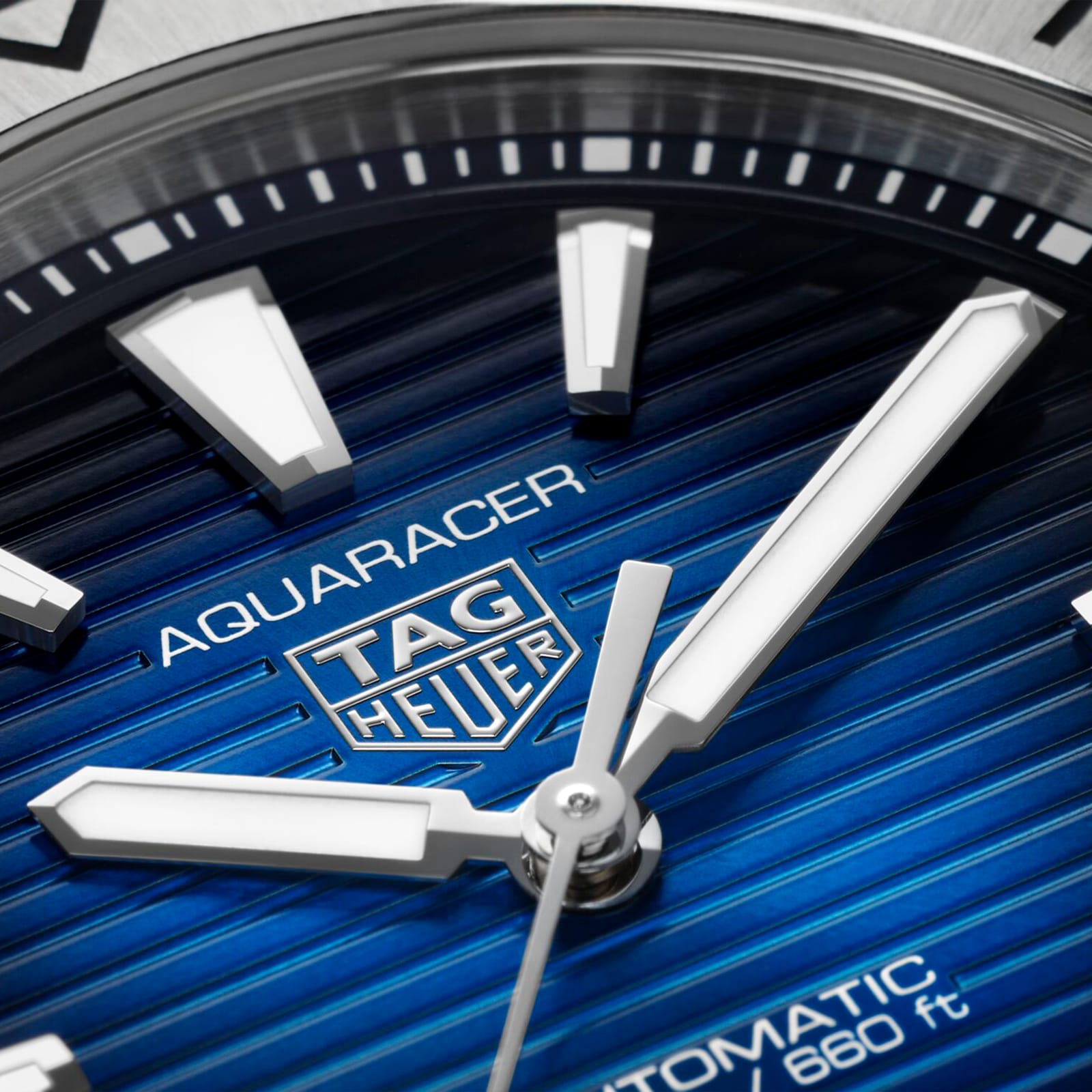 Replica TAG Heuer Aquaracer Professional 200 40mm Mens details WBP2111.BA0627