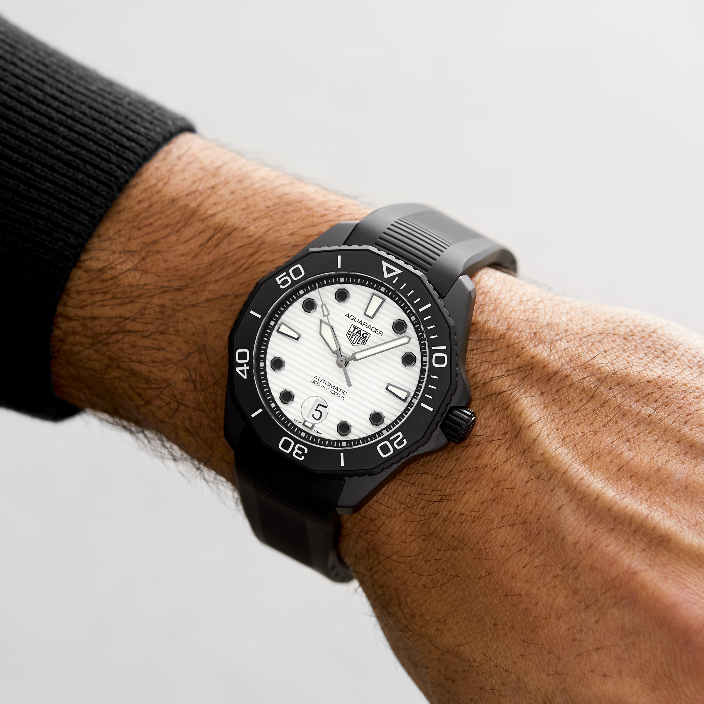 Replica TAG Heuer Night Diver Aquaracer Calibre 5 43mm Mens details WBP201D.FT6197 5 Replica TAG Heuer Night Diver Aquaracer Calibre 5 43mm Mens details WBP201D.FT6197