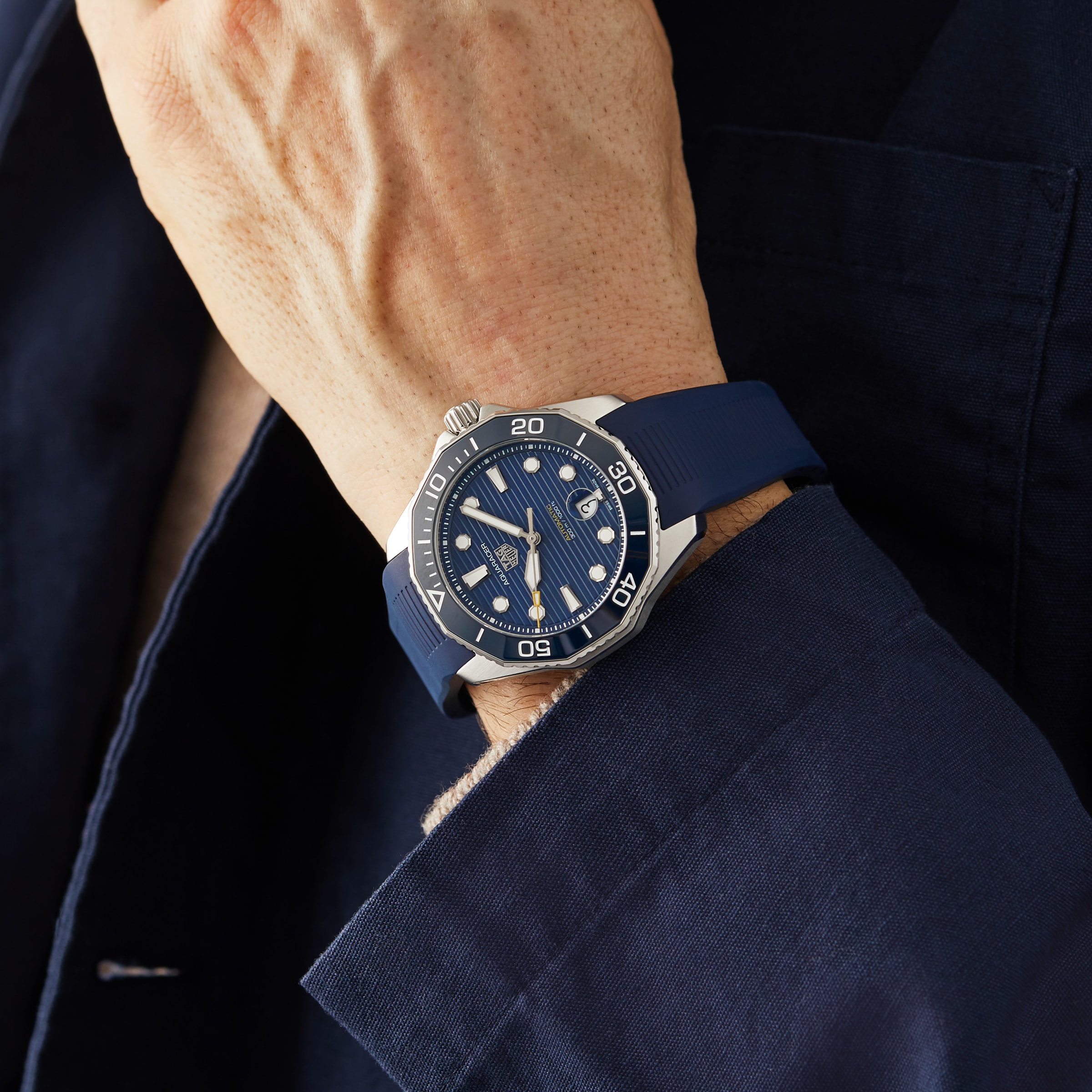 Replica TAG Heuer Aquaracer Calibre 5 43mm Mens details WBP201B.FT6198
