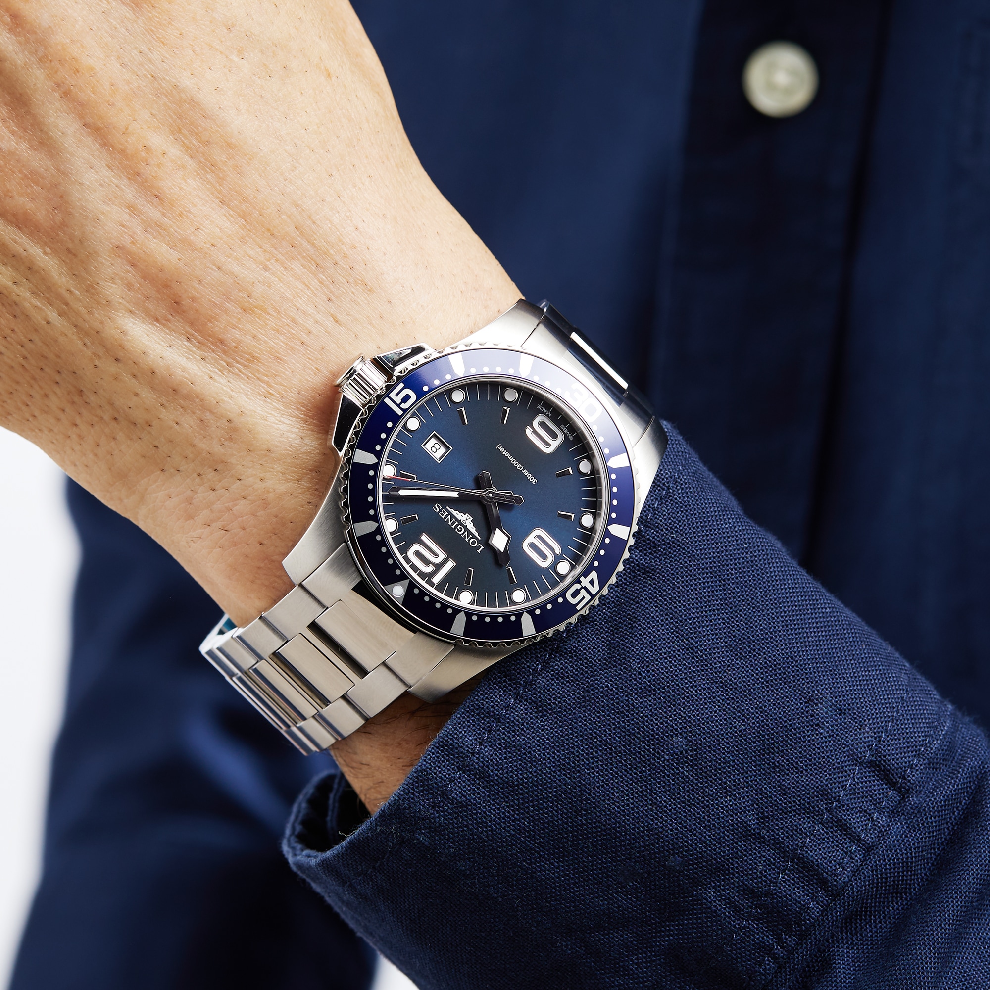Replica Longines HydroConquest 44mm Stainless Steel Mens details - Blue L38404966 5 Replica Longines HydroConquest 44mm Stainless Steel Mens details - Blue L38404966
