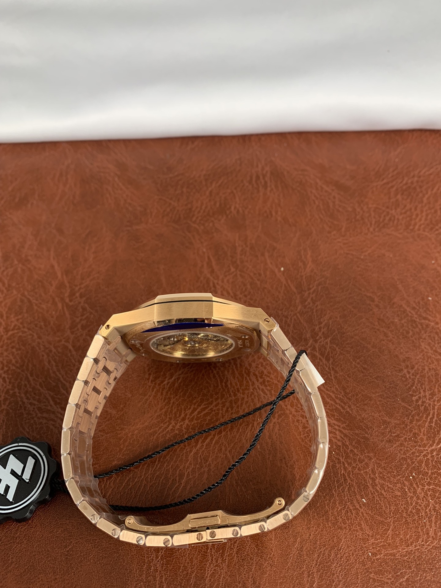 Replica Audemars Piguet Men Royal Oak 15400 6 Replica Audemars Piguet Men Royal Oak 15400