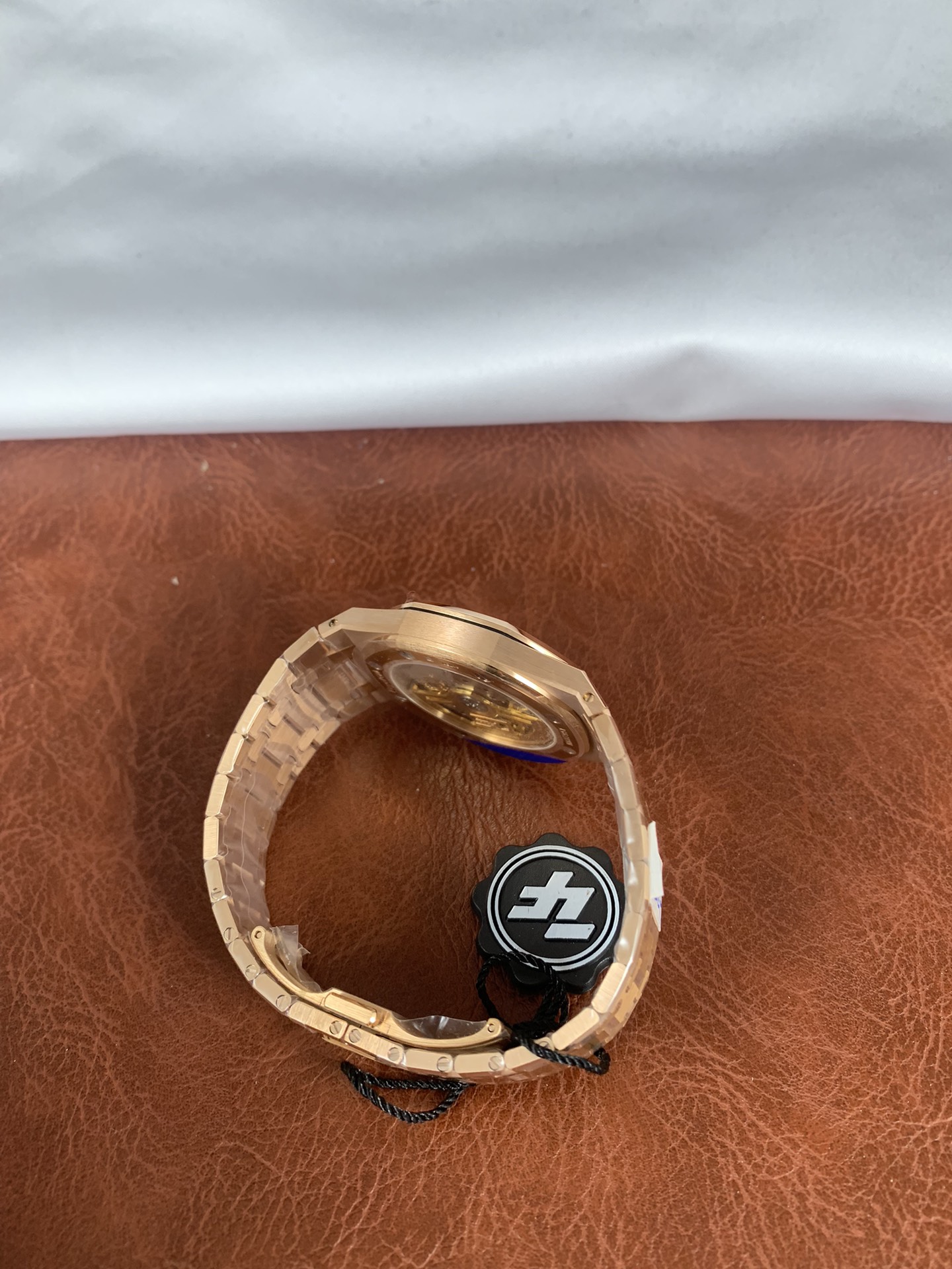 Replica Audemars Piguet Men,Women Royal Oak Jumbo 16202OR.OO.1240OR.01 6 Replica Audemars Piguet Men,Women Royal Oak Jumbo 16202OR.OO.1240OR.01