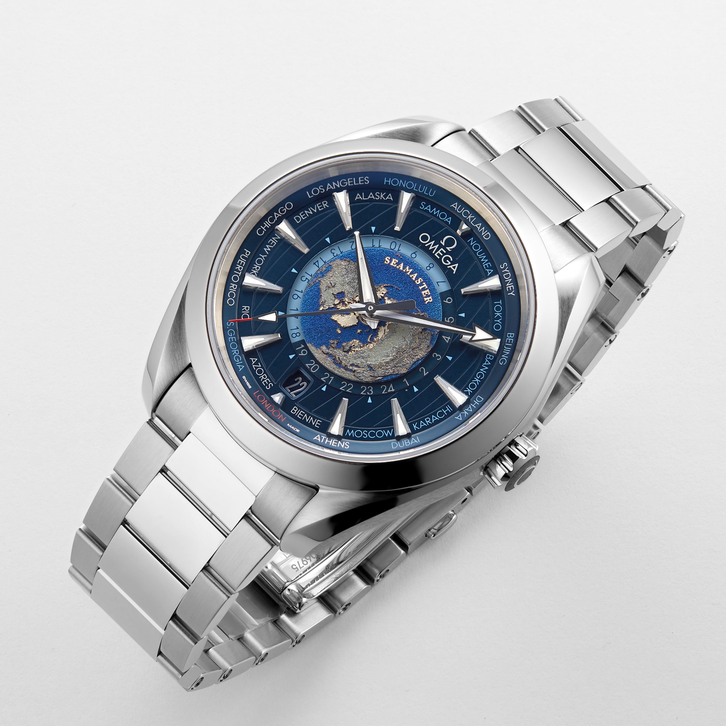 Replica Omega Seamaster Aqua Terra 150m Co-Axial GMT Worldtimer 43mm Mens details O22010432203001