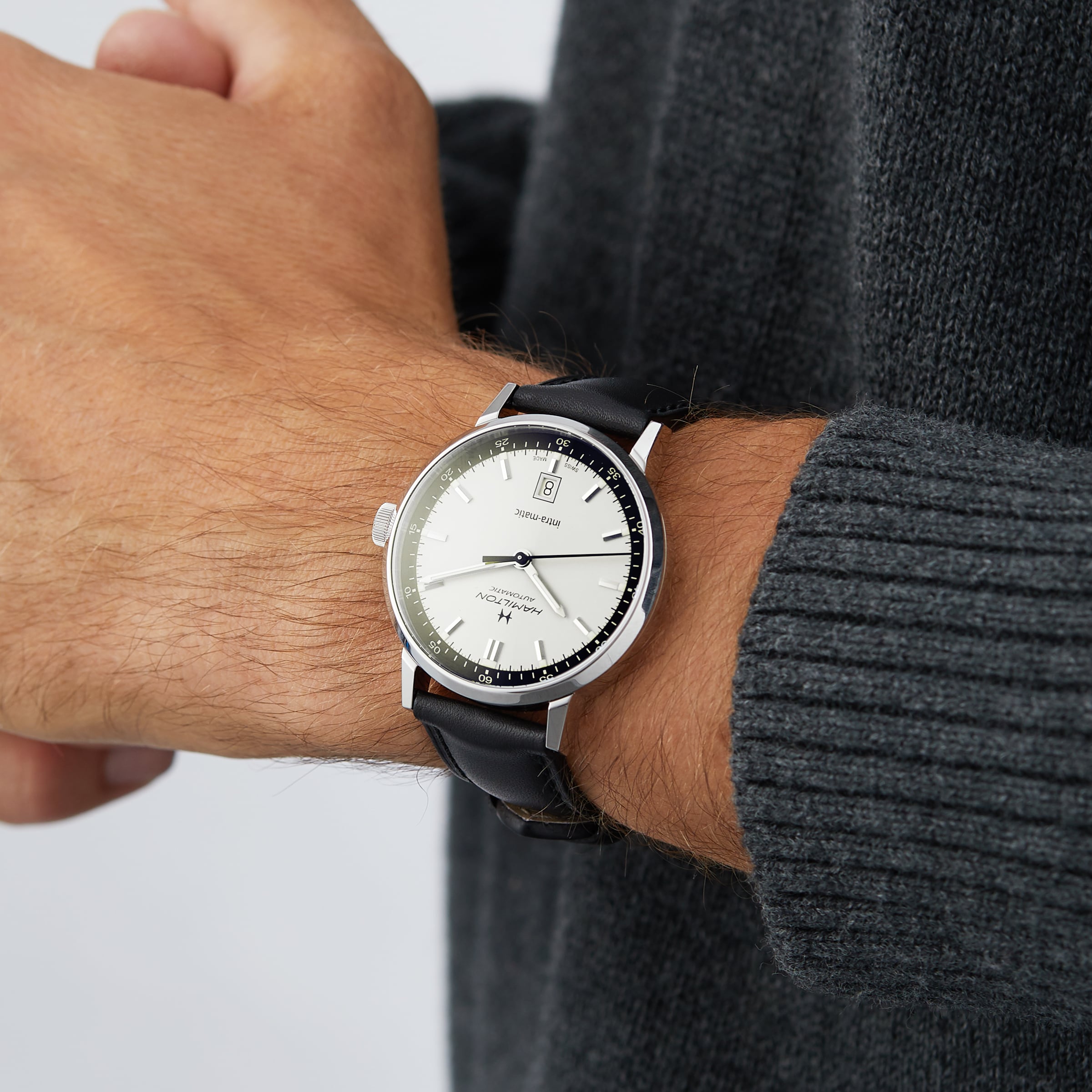Replica Hamilton American Classic Intra-matic Auto 40mm Mens details Cream H38425720 6 Replica Hamilton American Classic Intra-matic Auto 40mm Mens details Cream H38425720
