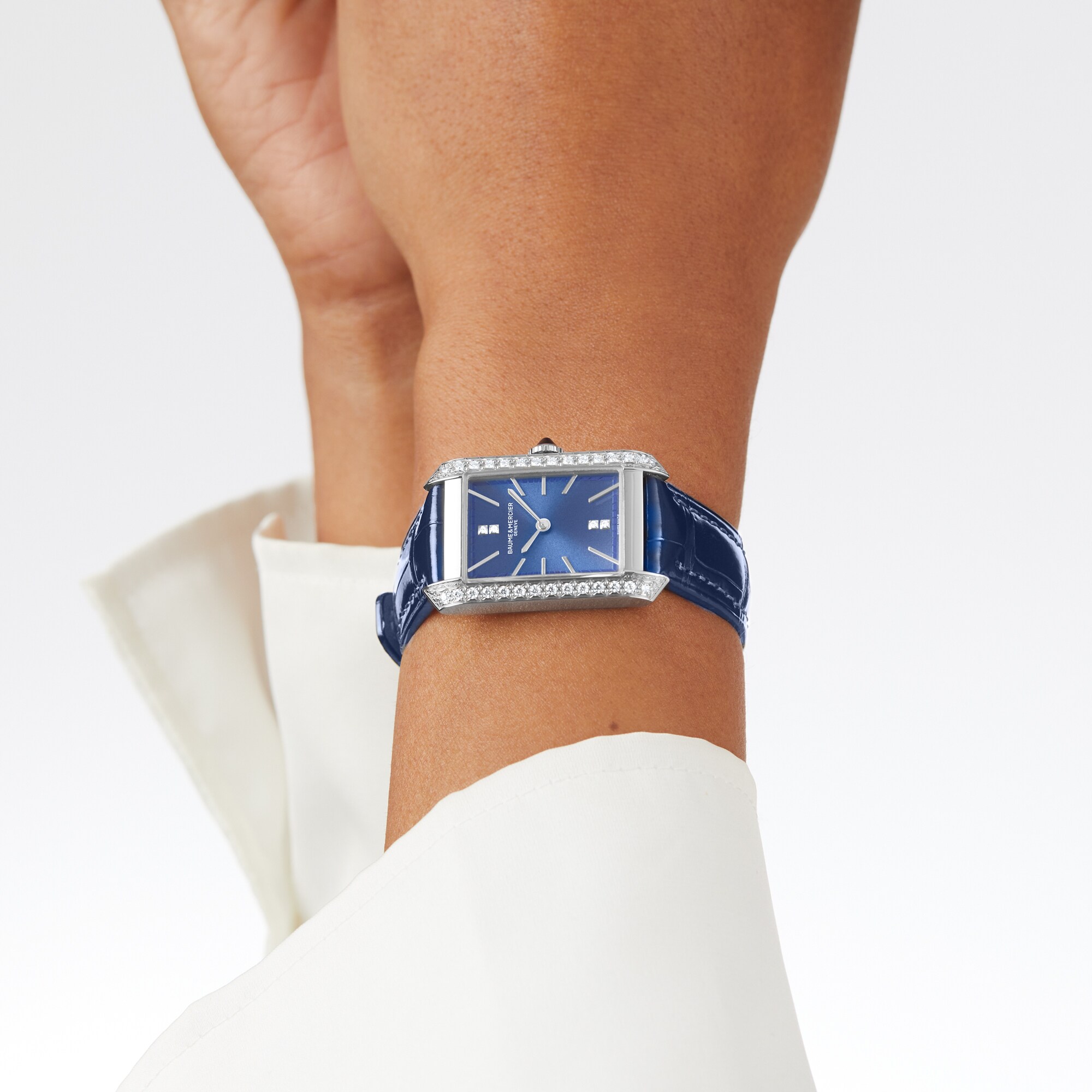 Replica Baume & Mercier Hampton Quartz 22mm Ladies details Blue BM0A10709 6 Replica Baume & Mercier Hampton Quartz 22mm Ladies details Blue BM0A10709