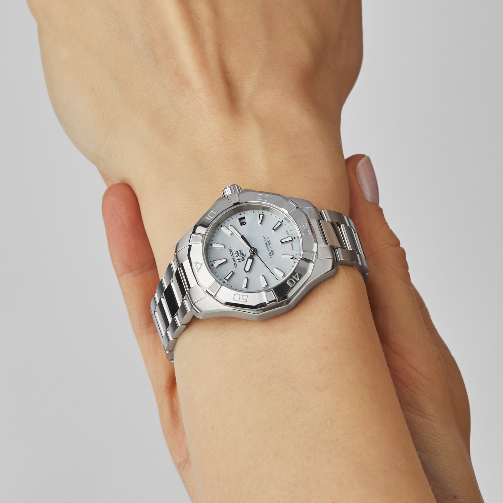 Replica TAG Heuer Aquaracer Professional 200 Solargraph 34mm Ladies details Mother Of Pearl WBP1312.BA0005 6 Replica TAG Heuer Aquaracer Professional 200 Solargraph 34mm Ladies details Mother Of Pearl WBP1312.BA0005
