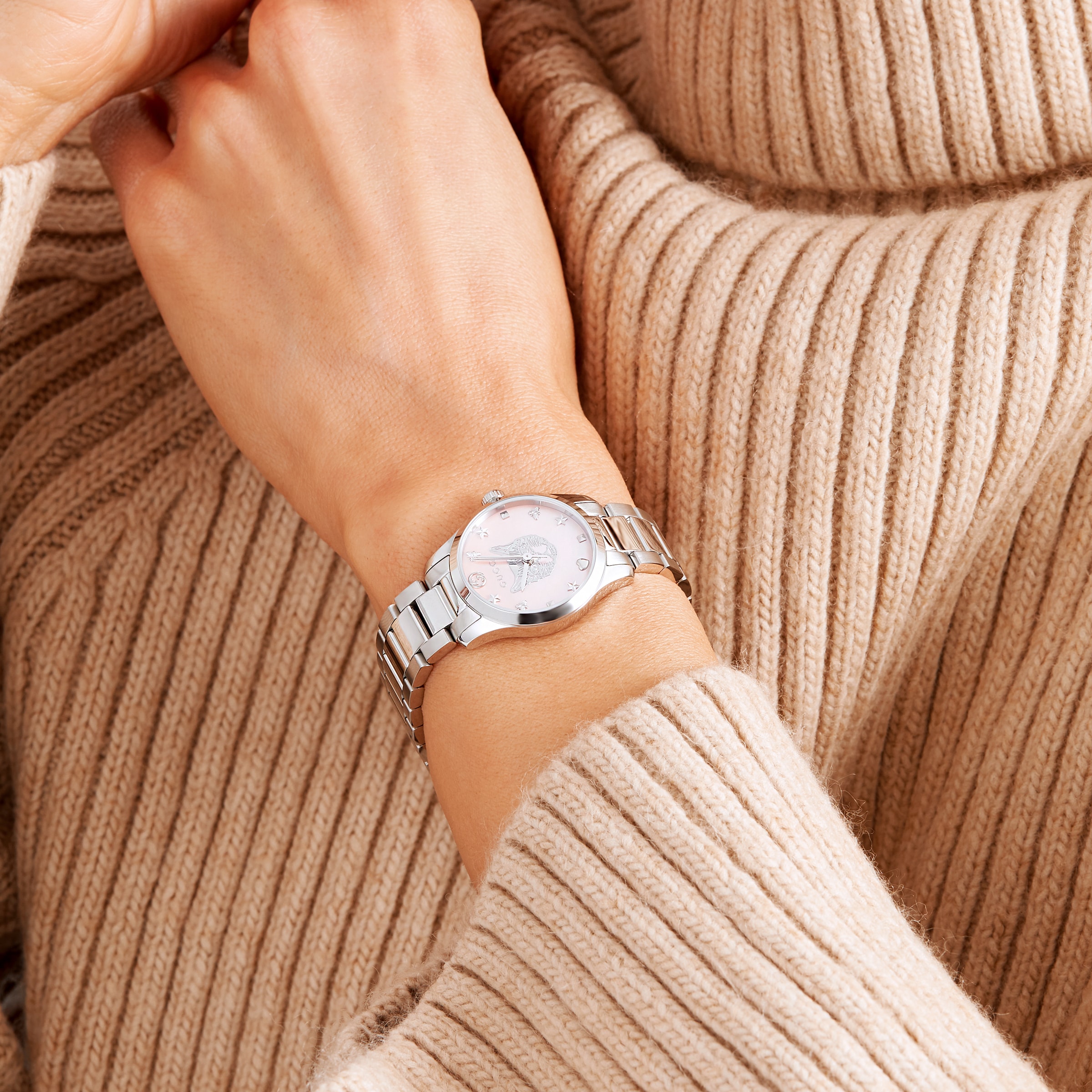 Replica Gucci G-Timeless details 27mm YA1265013 6 Replica Gucci G-Timeless details 27mm YA1265013
