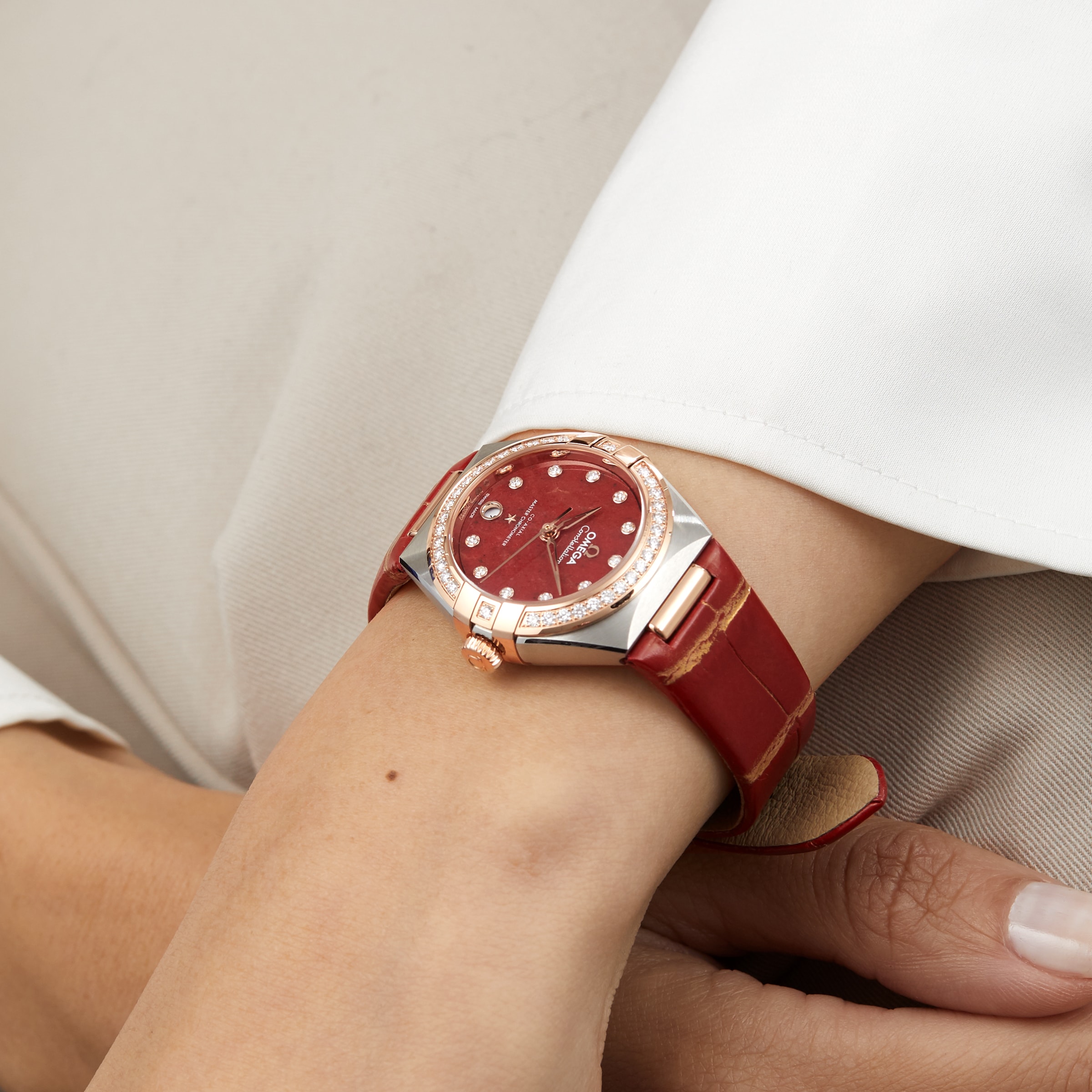 Replica Omega Constellation Co-Axial Master Chronometer 29mm Ladies details Red O13128292099002 6 Replica Omega Constellation Co-Axial Master Chronometer 29mm Ladies details Red O13128292099002