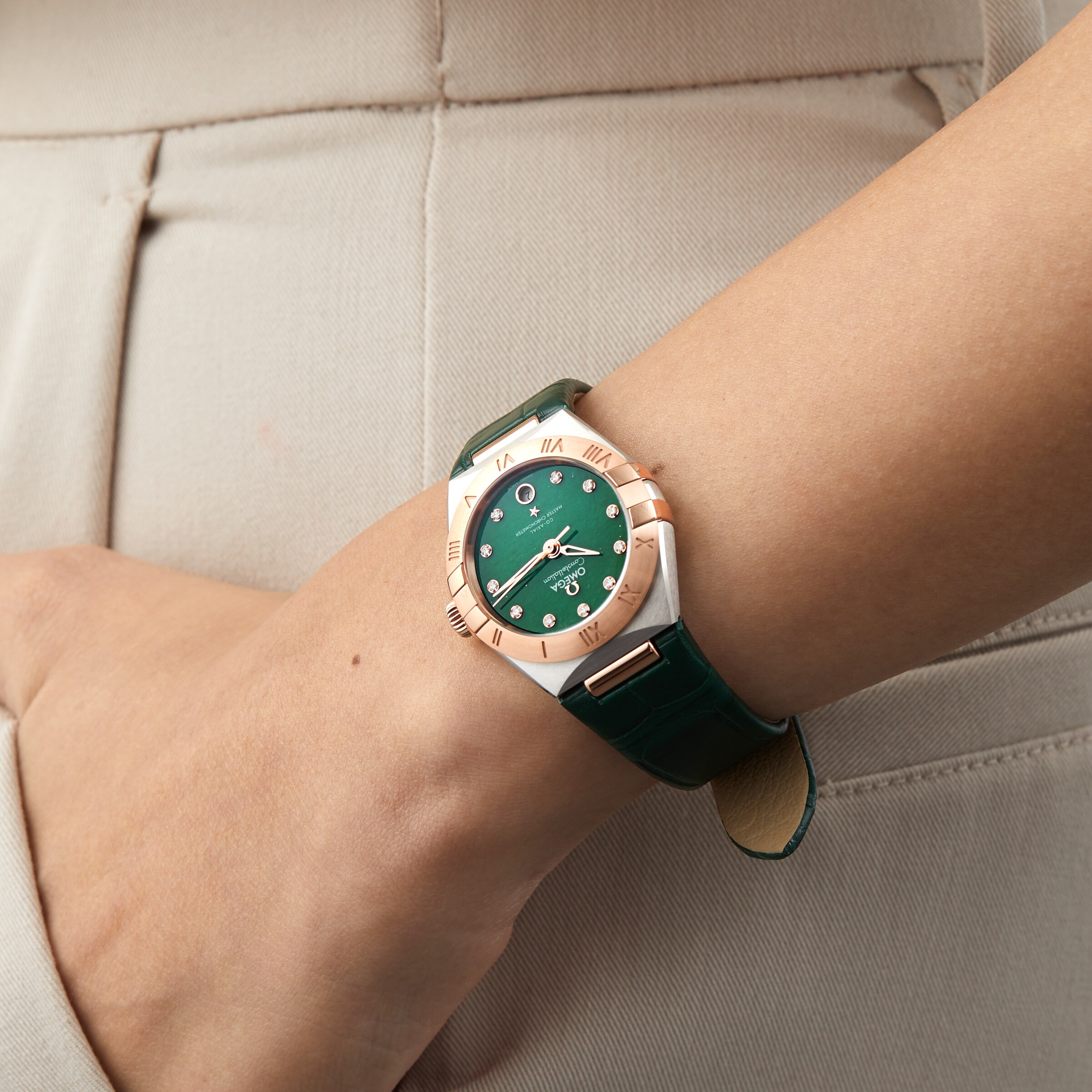 Replica Omega Constellation Co-Axial Master Chronometer 29mm Ladies details Green O13123292099001
