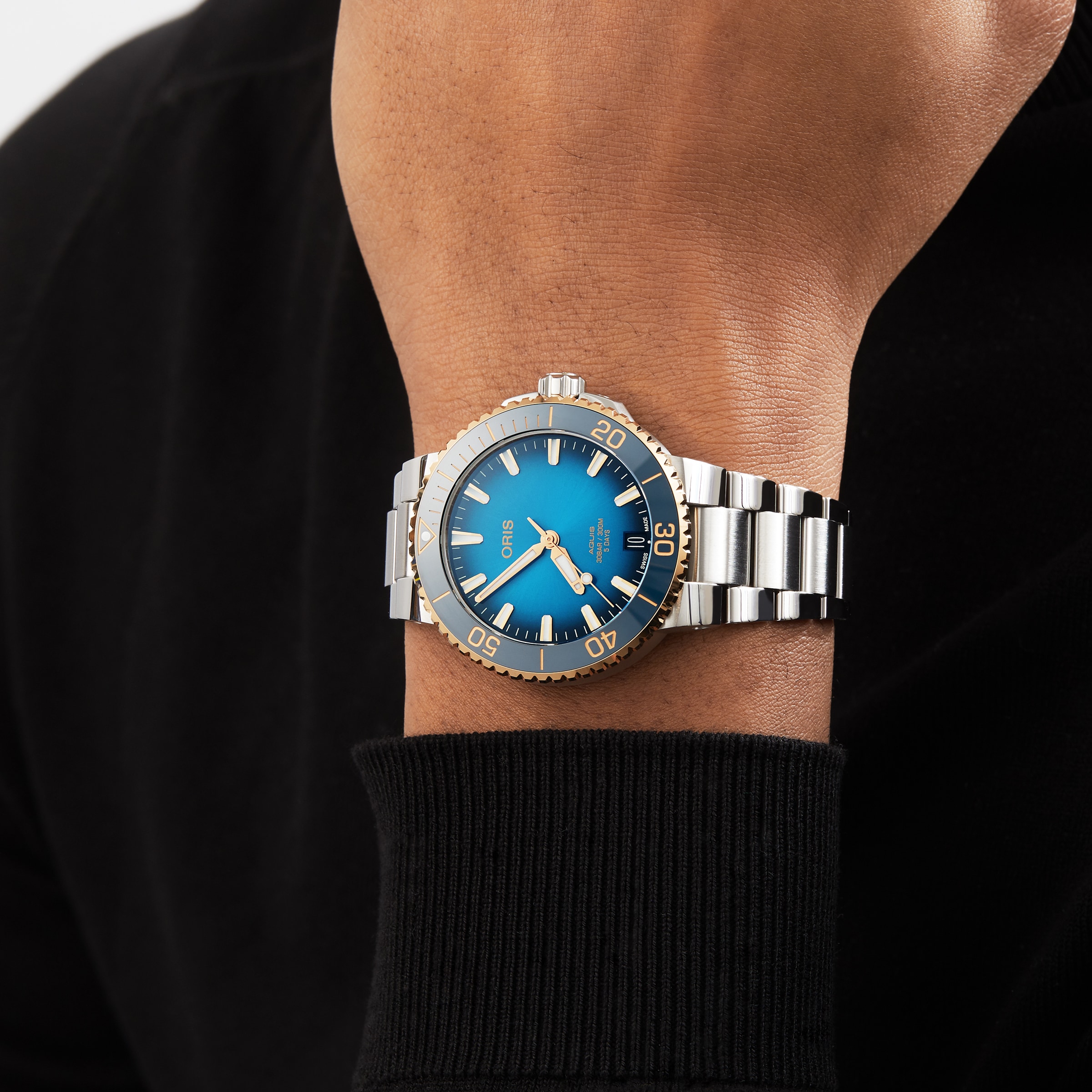 Replica Oris Aquis Date Calibre 400 41.5mm Mens details Blue 01 400 7769 6355-07 8 22 09PEB