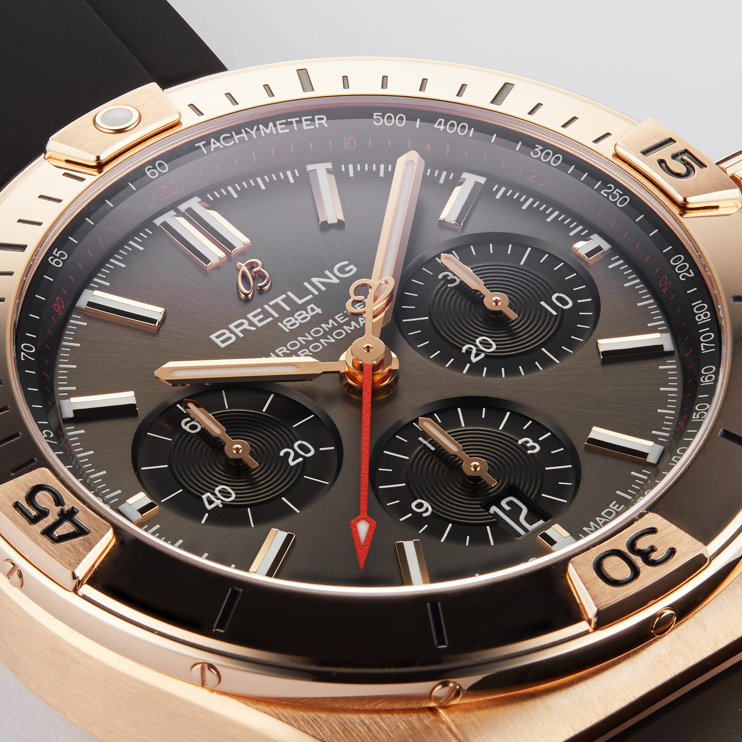 Replica Breitling Chronomat B01 42 18k Red Gold details RB0134101B1S1