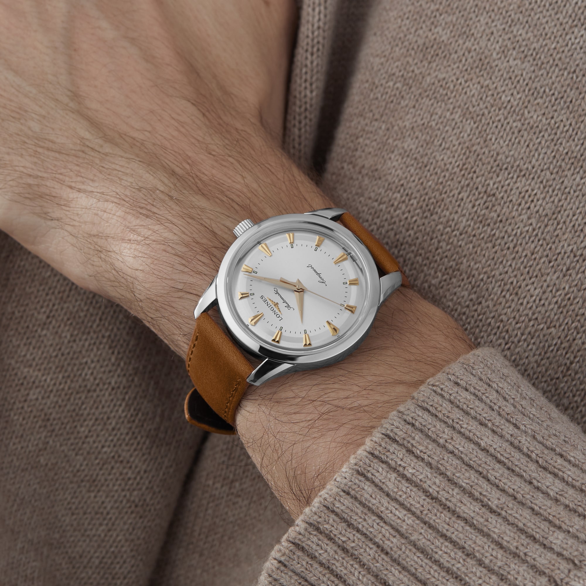 Replica Longines Conquest Heritage Automatic Mens details 40mm L16504722 6 Replica Longines Conquest Heritage Automatic Mens details 40mm L16504722