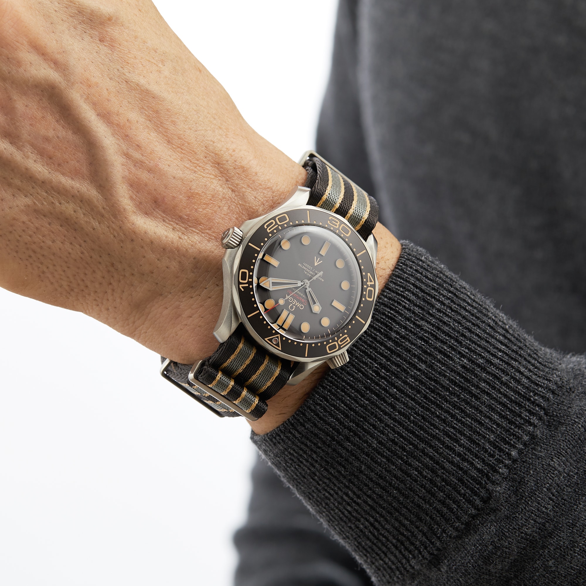 Replica Omega Seamaster Diver 300m James Bond 007 2020 Edition O21092422001001