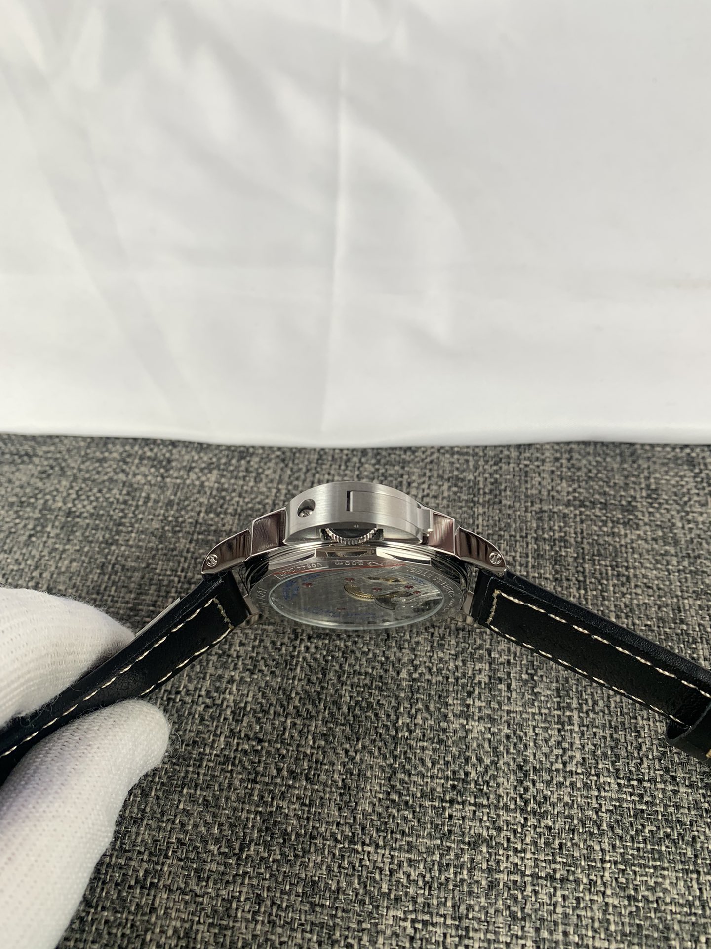 Replica Panerai Men Luminor Base 8 Giorni PAM00915 7 Replica Panerai Men Luminor Base 8 Giorni PAM00915