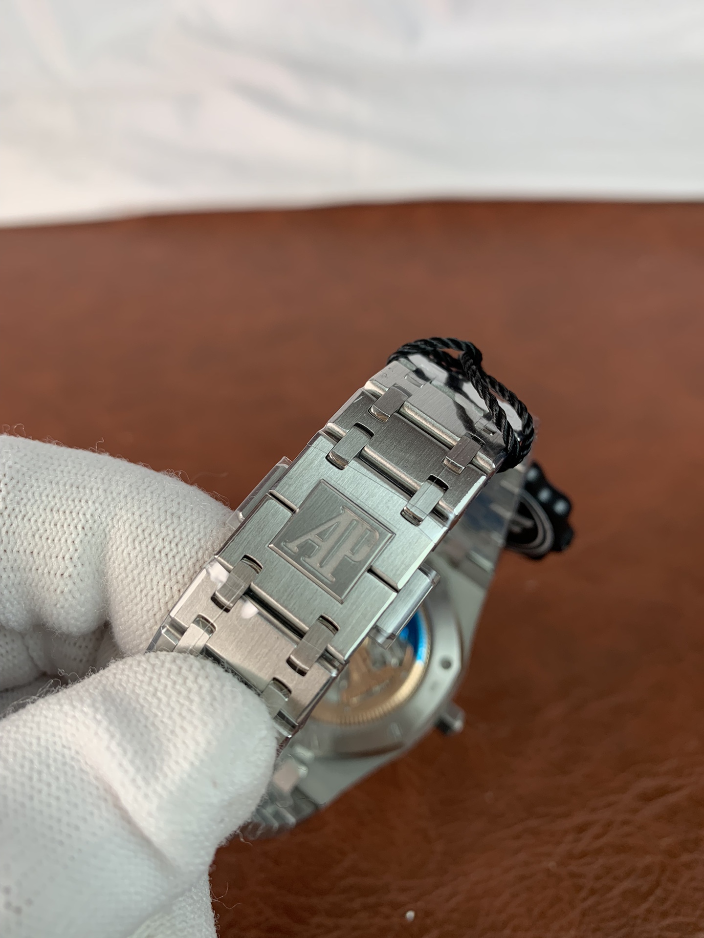 Replica Audemars Piguet Men Royal Oak 15202BC.OO.1240BC.01 7 Replica Audemars Piguet Men Royal Oak 15202BC.OO.1240BC.01