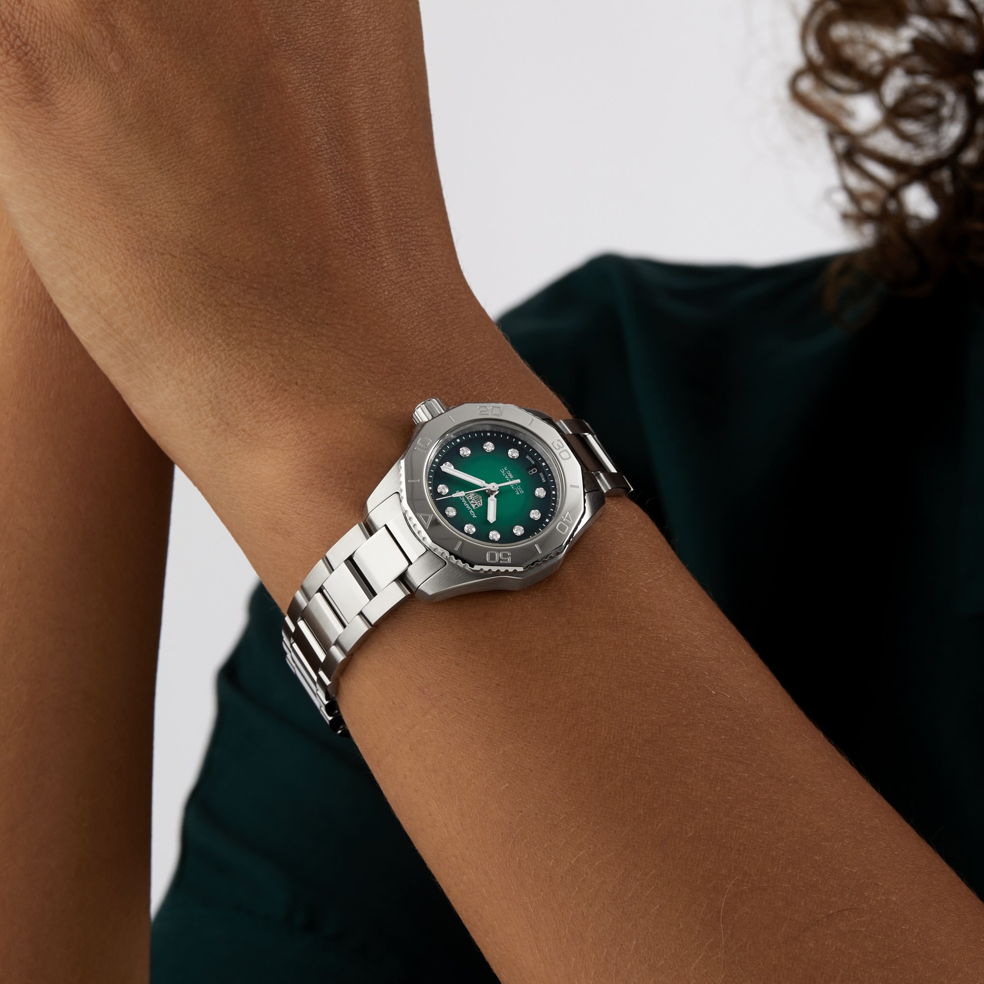 Replica TAG Heuer Aquaracer Professional 200 30mm Ladies details Green WBP2415.BA0622