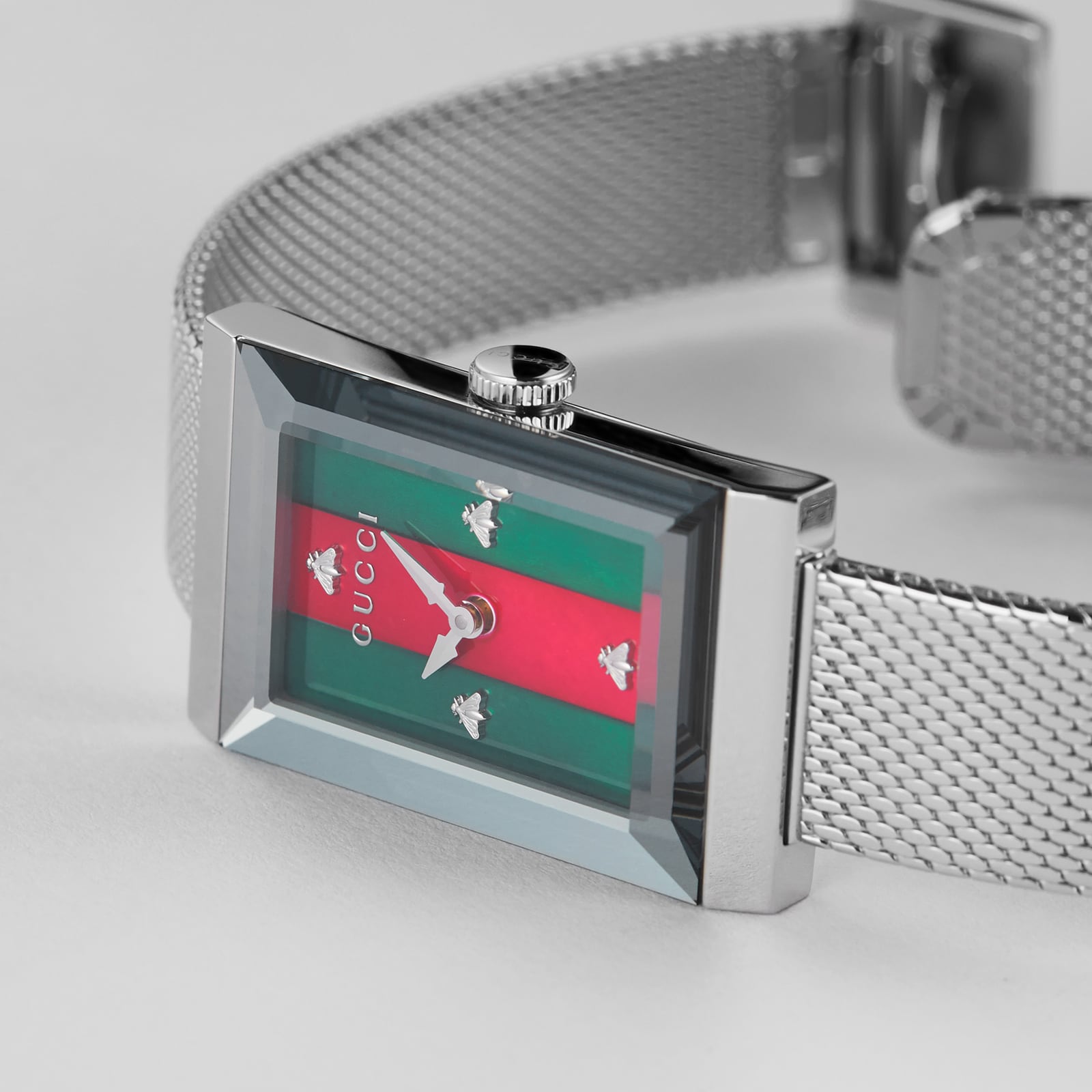 Replica Gucci G-Frame details 21x34mm YA147401