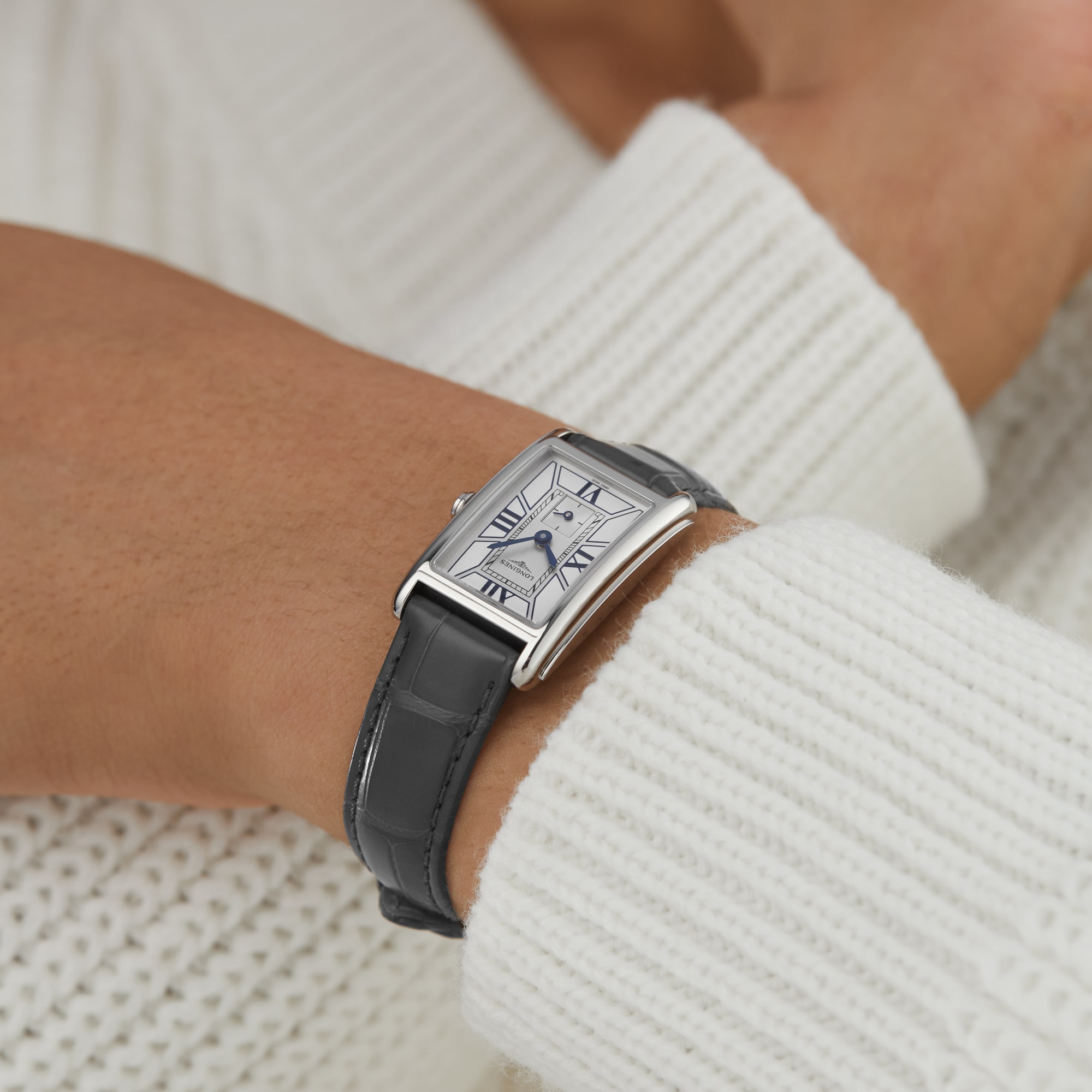 Replica Longines DolceVita 20.80 x 32mm Ladies details L52554752