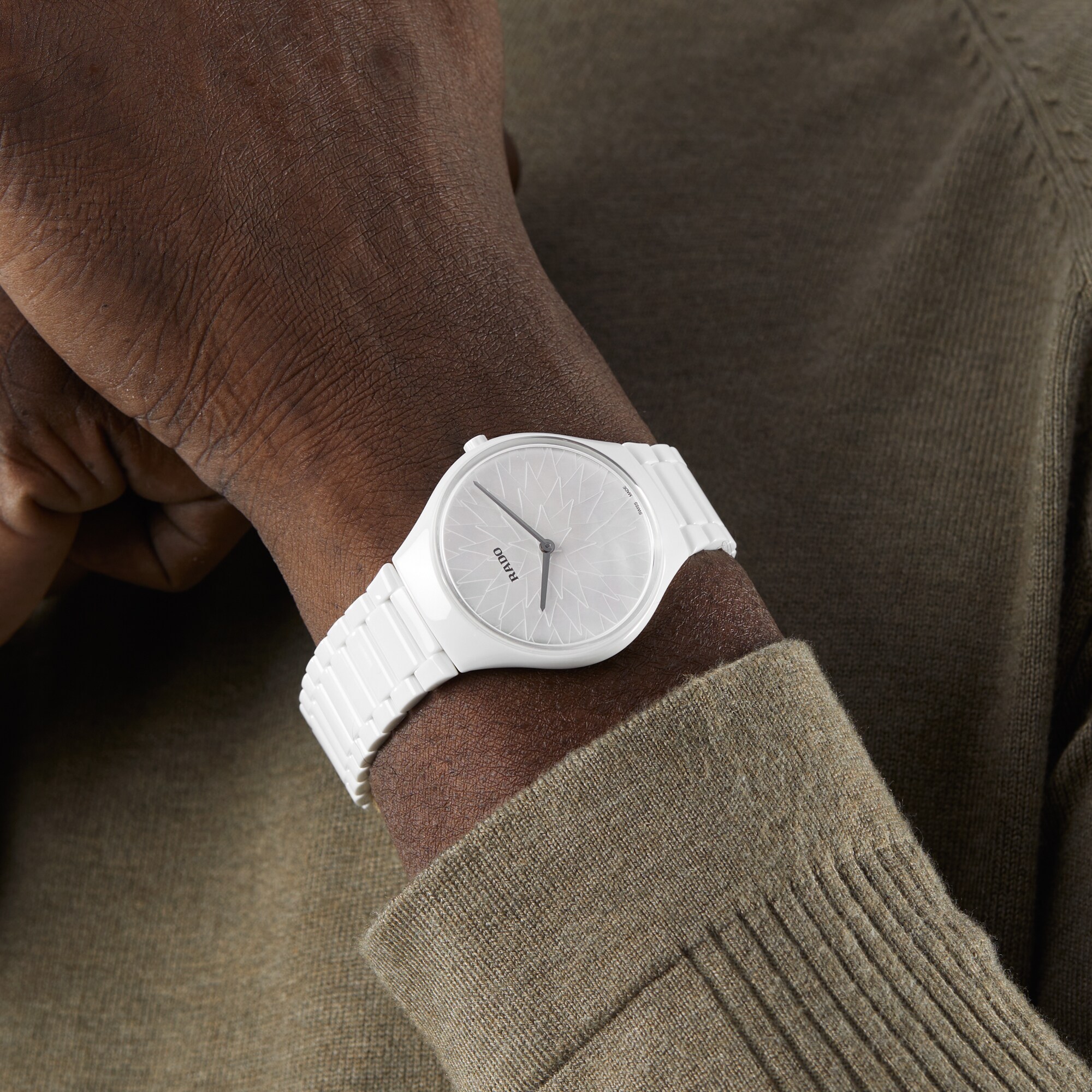 Replica Rado True Thinline X Great Gardens Of The World 40mm Unisex details R27118902 7 Replica Rado True Thinline X Great Gardens Of The World 40mm Unisex details R27118902
