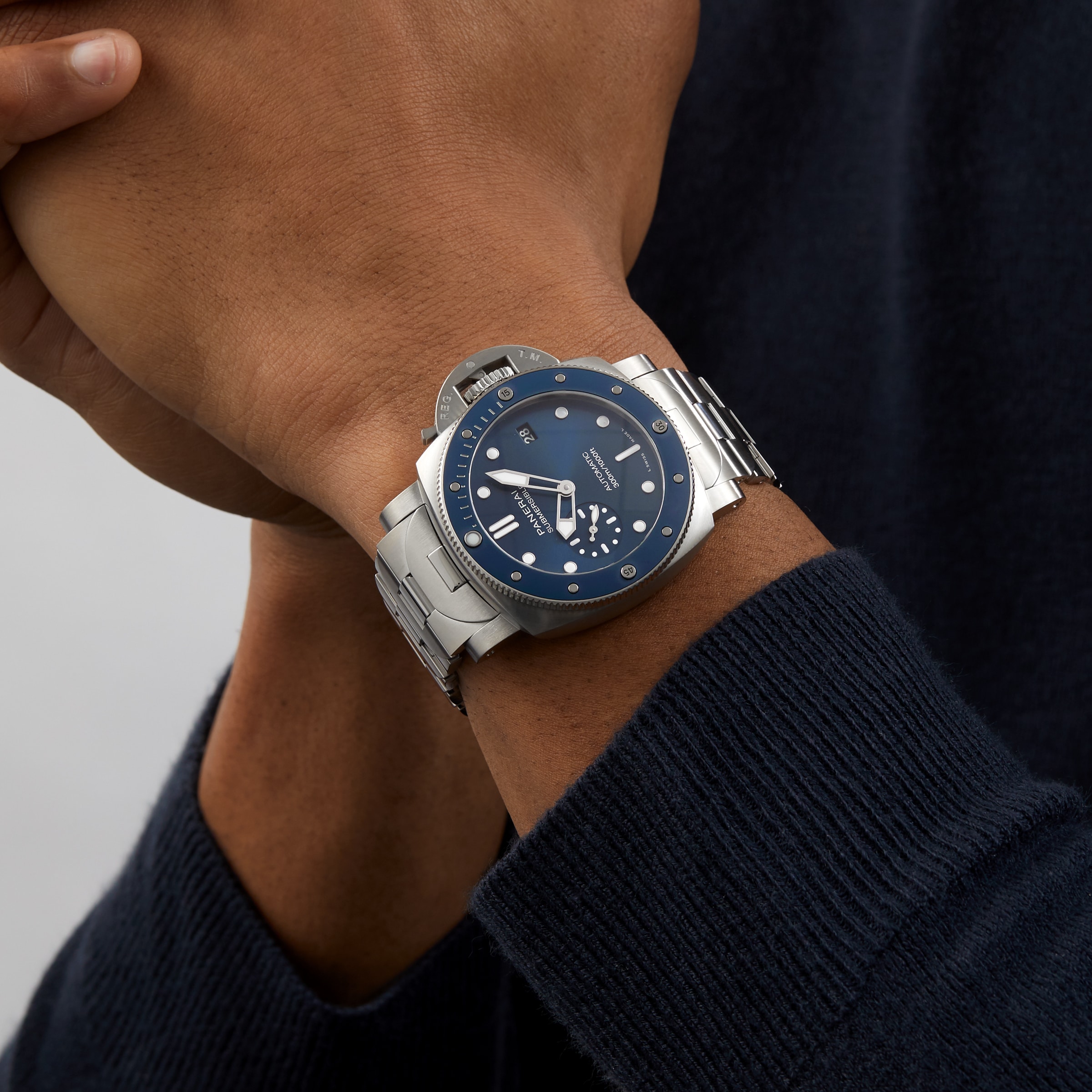 Replica Panerai Submersible Blu Notte 42mm Mens details PAM02068