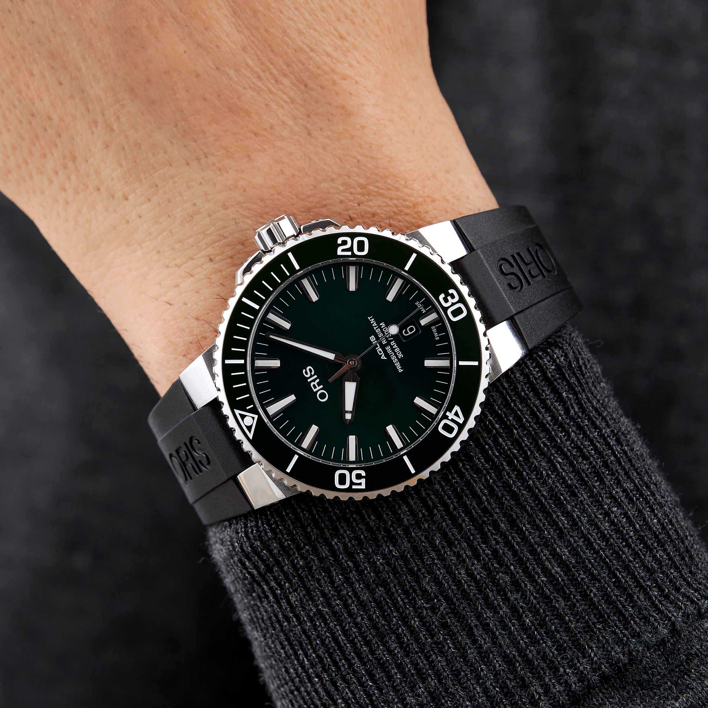 Replica Oris Aquis Date 43.5mm Mens details 01 733 7730 4157-07 4 24 64EB