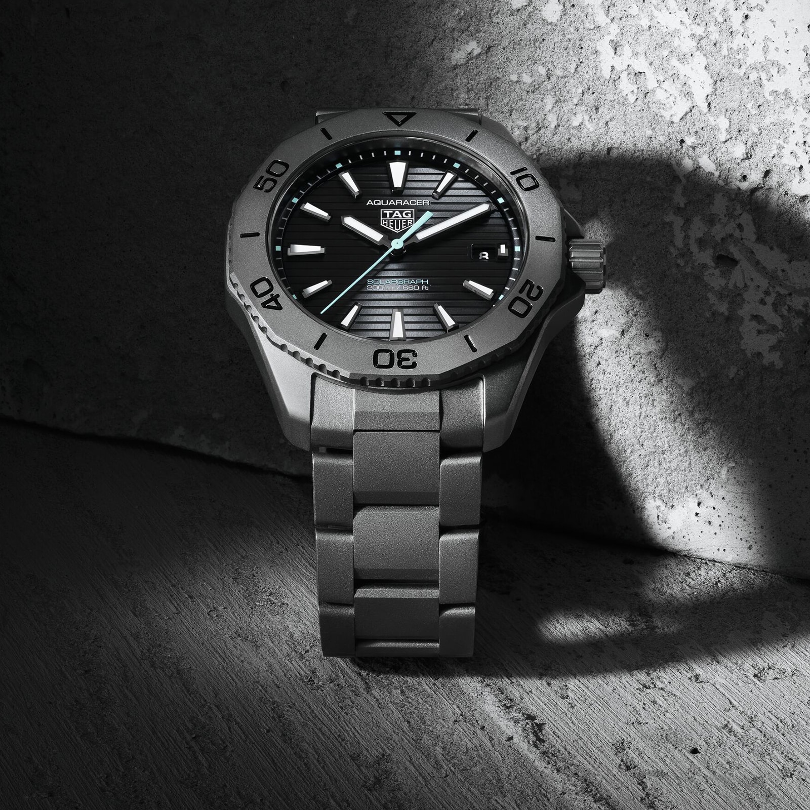 Replica TAG Heuer Aquaracer Professional 200 Solargraph 40mm Mens details Titanium WBP1180.BF0000 7 Replica TAG Heuer Aquaracer Professional 200 Solargraph 40mm Mens details Titanium WBP1180.BF0000