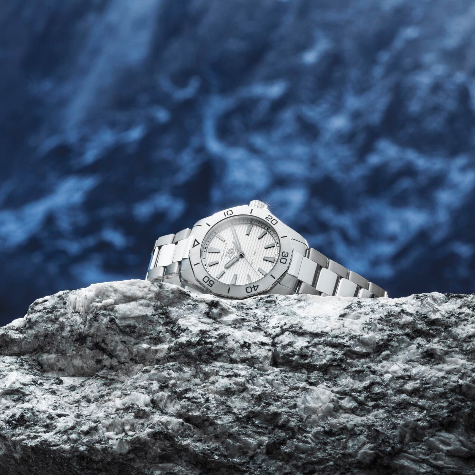 Replica TAG Heuer Aquaracer Professional 200 40mm Mens details WBP1111.BA0627