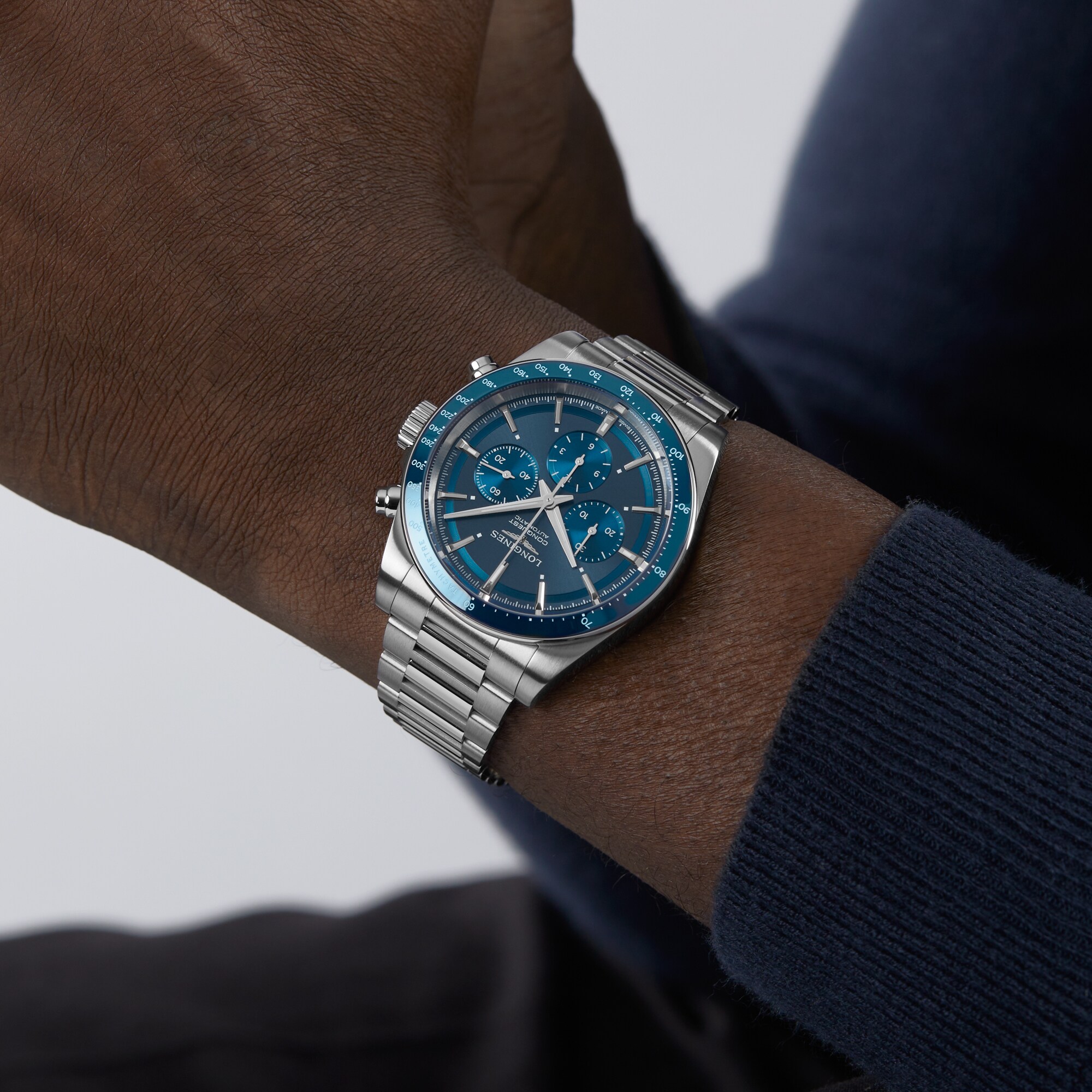 Replica Longines Conquest 42mm Mens details Blue L38354926 7 Replica Longines Conquest 42mm Mens details Blue L38354926